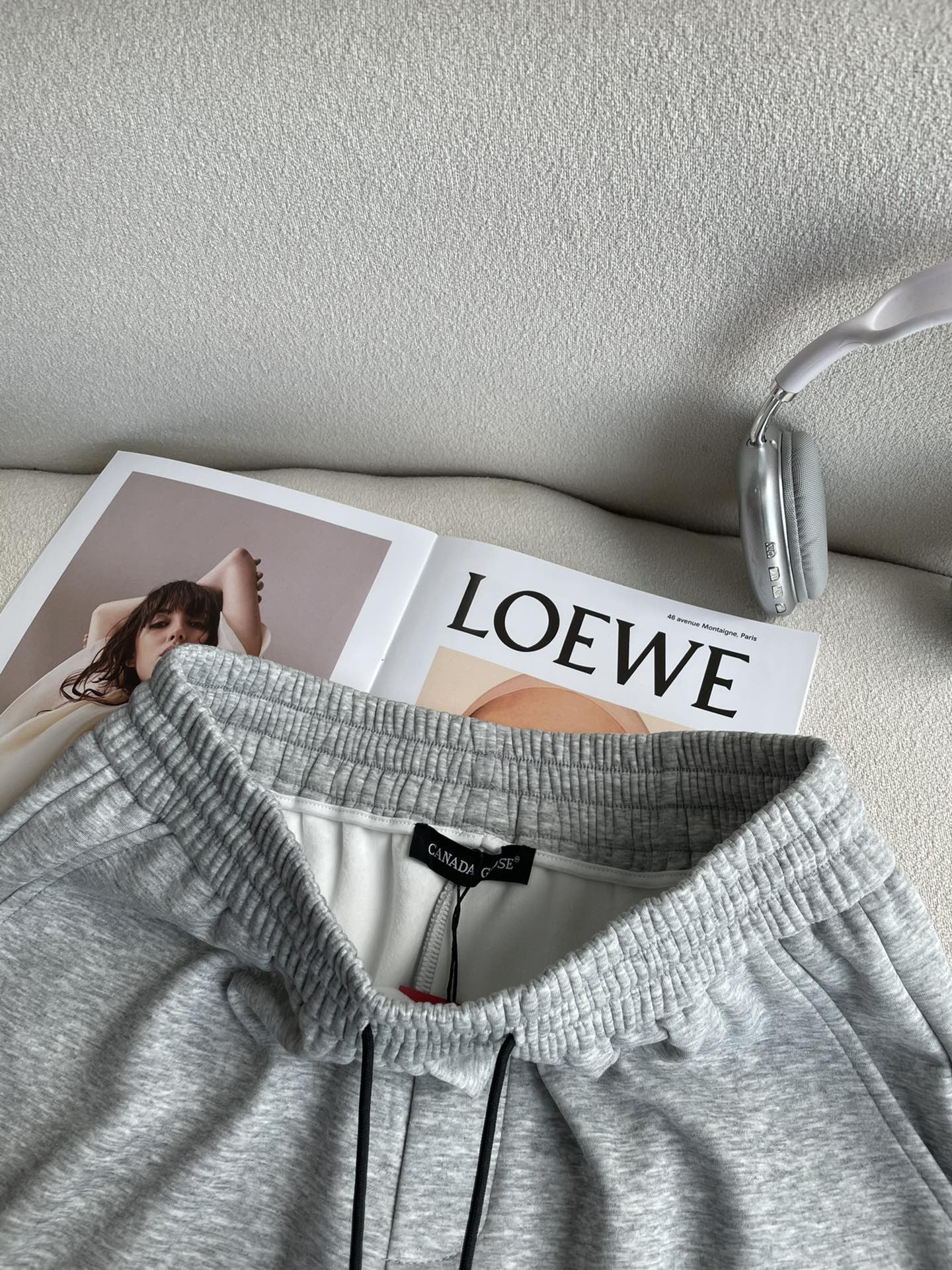 加拿大鹅 2025秋冬最新休闲裤 内里加绒，非常保暖！版型超赞，能很好的修复各种腿型，非常个性！柔软排汗