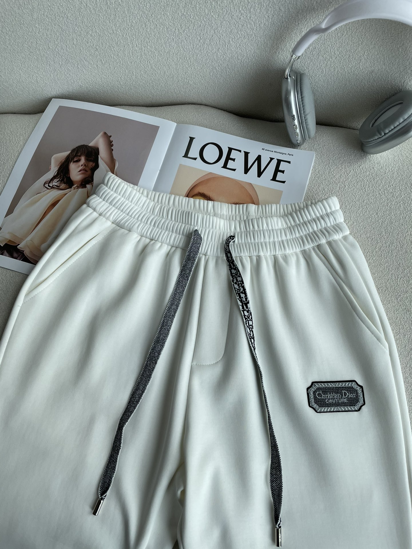 DIOR 2025秋冬最新休闲裤 内里加绒，非常保暖！版型超赞，能很好的修复各种腿型，非常个性！柔软排汗