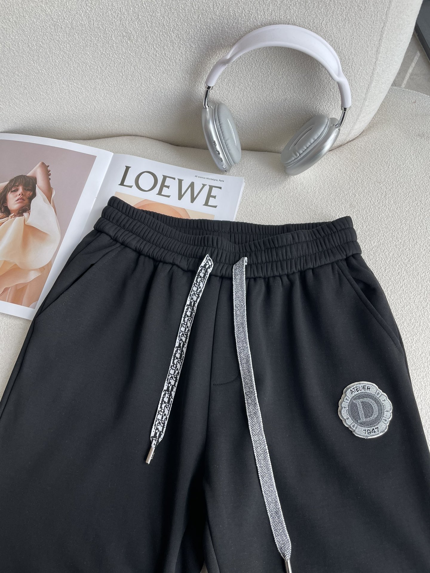 DIOR 2025秋冬最新休闲裤 内里加绒，非常保暖！版型超赞，能很好的修复各种腿型，非常个性！柔软排汗