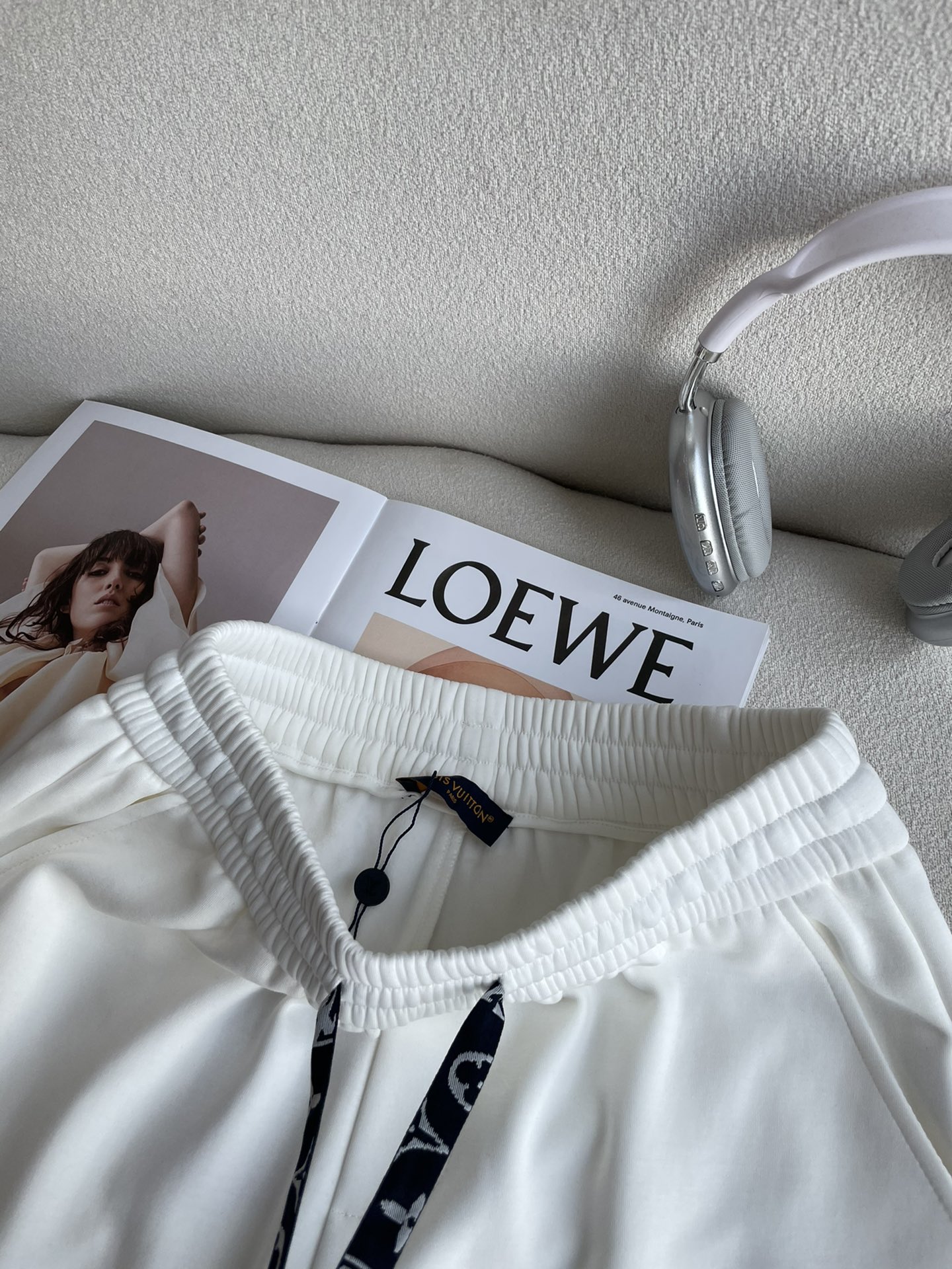 LV 2025秋冬最新休闲裤 内里加绒，非常保暖！版型超赞，能很好的修复各种腿型，非常个性！柔软排汗，舒