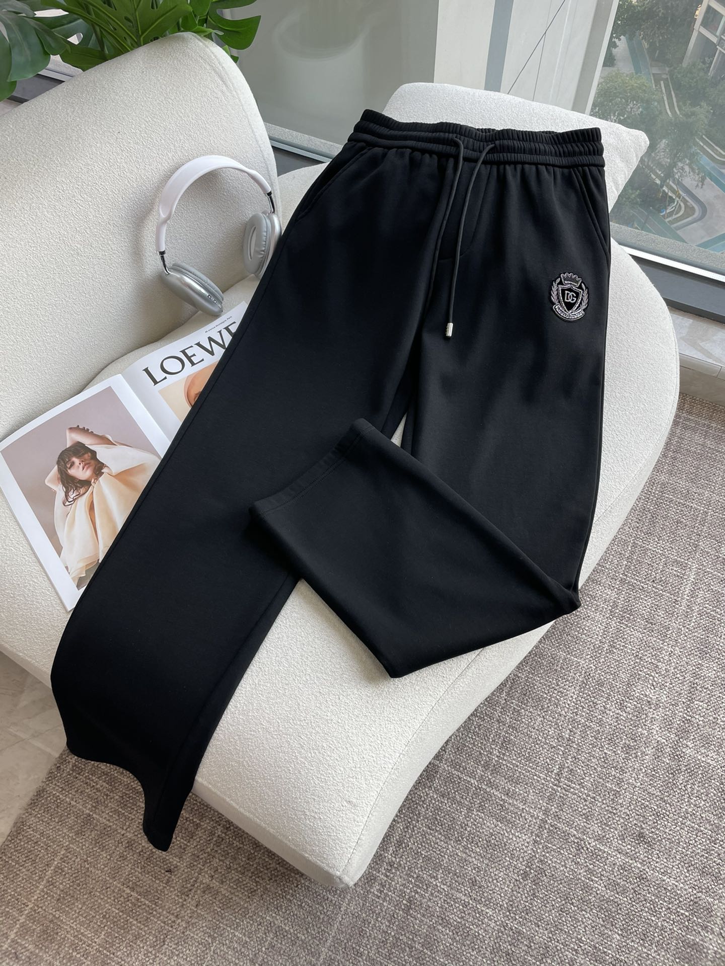 DG 2025秋冬最新休闲裤 内里加绒，非常保暖！版型超赞，能很好的修复各种腿型，非常个性！柔软排汗，舒