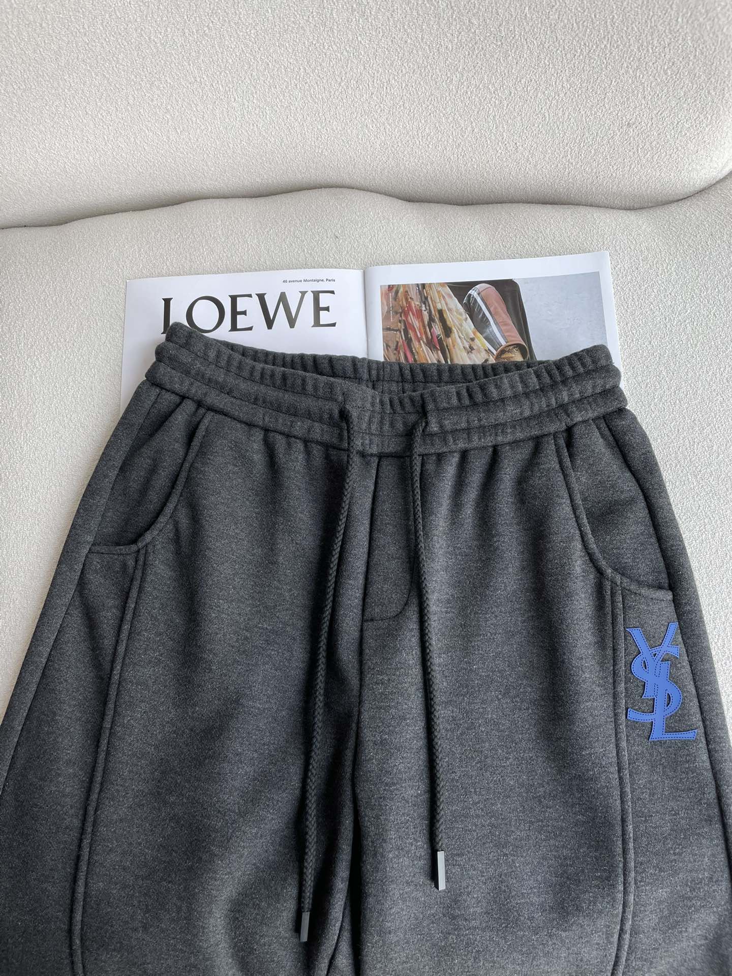 圣罗兰 2025秋冬最新系列男士加厚休闲裤！内里加绒，非常保暖，北方的宝子们赶紧备上！采用客供弹力柔棉材