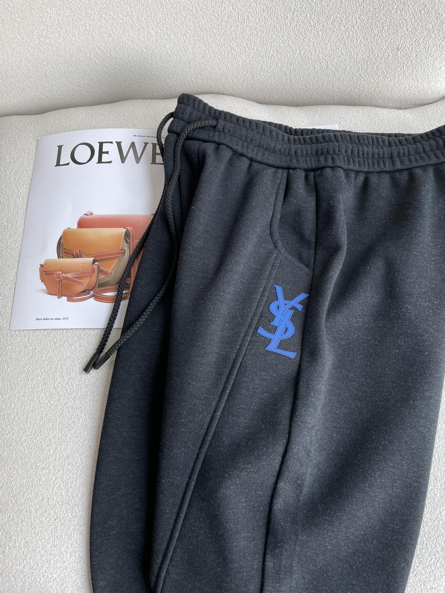 圣罗兰 2025秋冬最新系列男士加厚休闲裤！内里加绒，非常保暖，北方的宝子们赶紧备上！采用客供弹力柔棉材