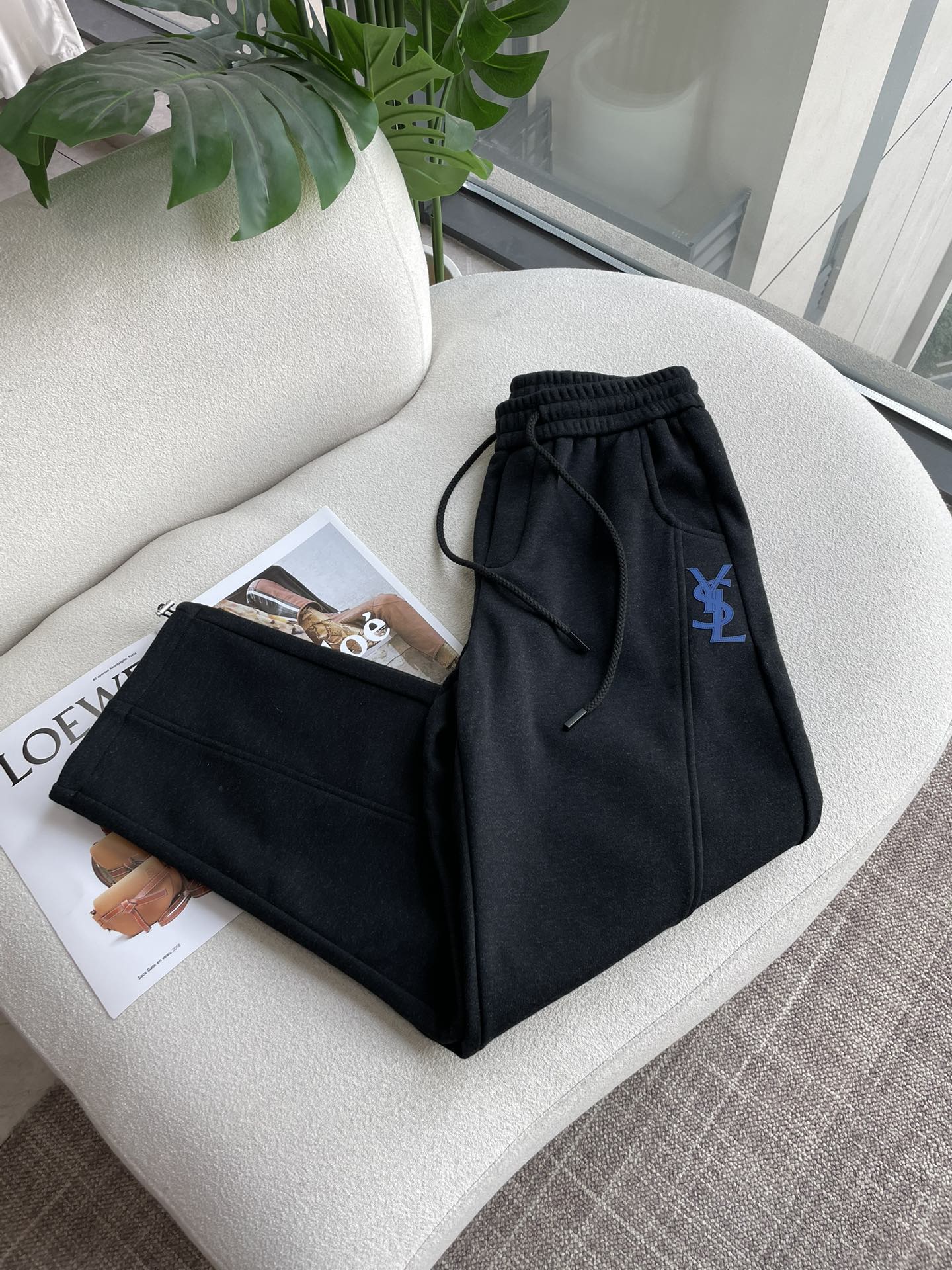 圣罗兰 2025秋冬最新系列男士加厚休闲裤！内里加绒，非常保暖，北方的宝子们赶紧备上！采用客供弹力柔棉材