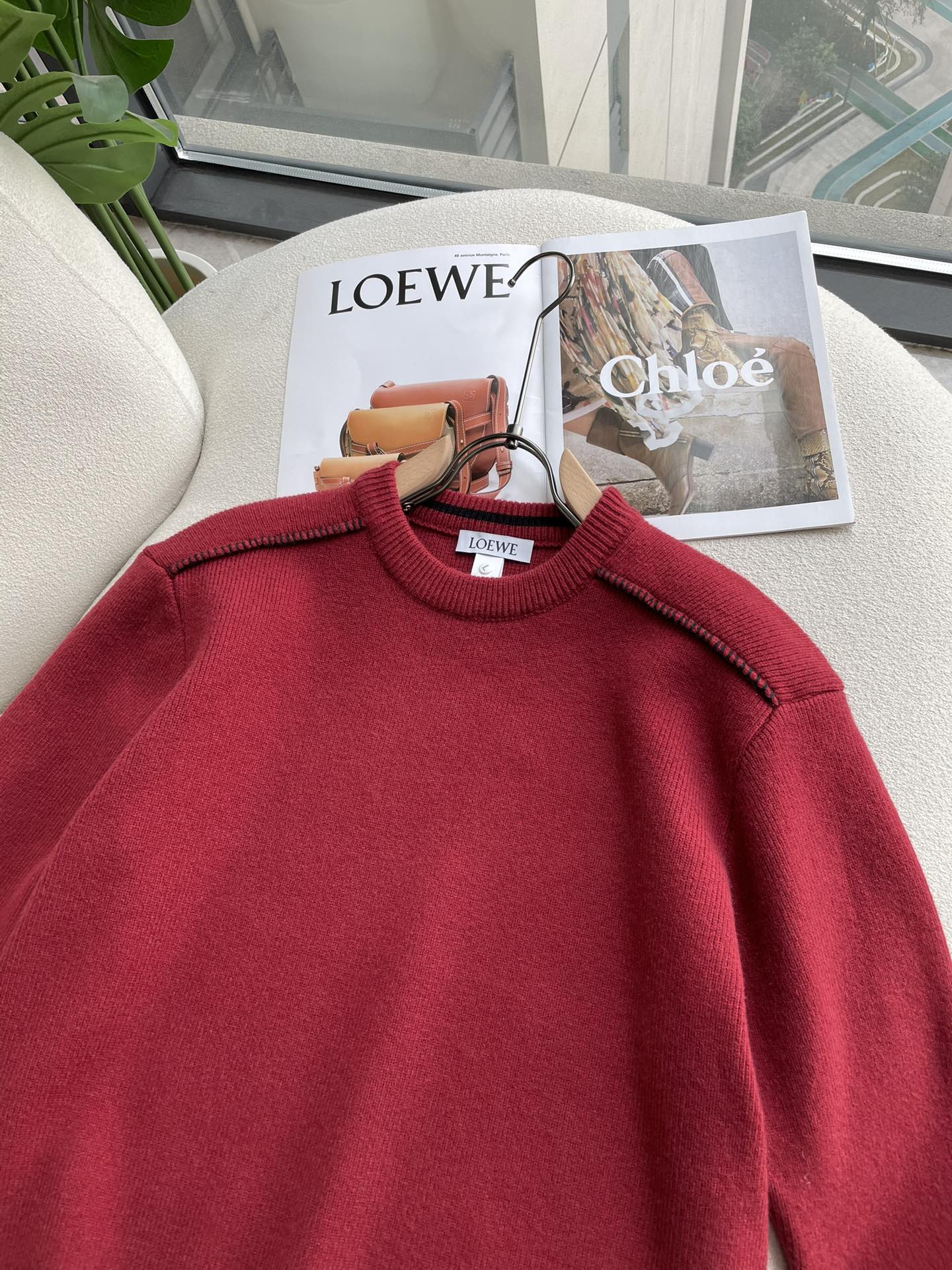 Loewe 秋冬季毛衣！简约慵懒秋冬氛围感”低保和的色系 低调又耐看干净利落剪裁 搭配不同单品不违和亮眼