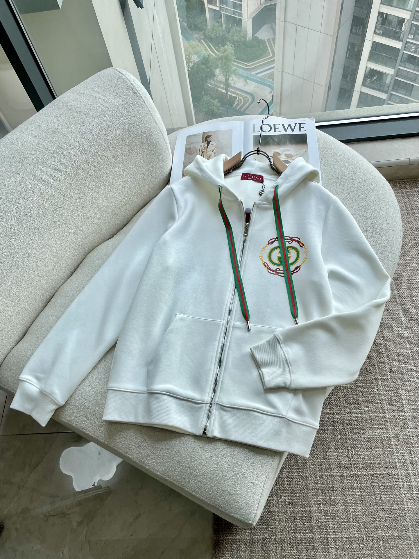 · Gucc 秋冬，男女同款连帽开衫卫衣外套。采用原版定制面料，软糯亲肤，立挺有型抗皱；立体感强，时尚感