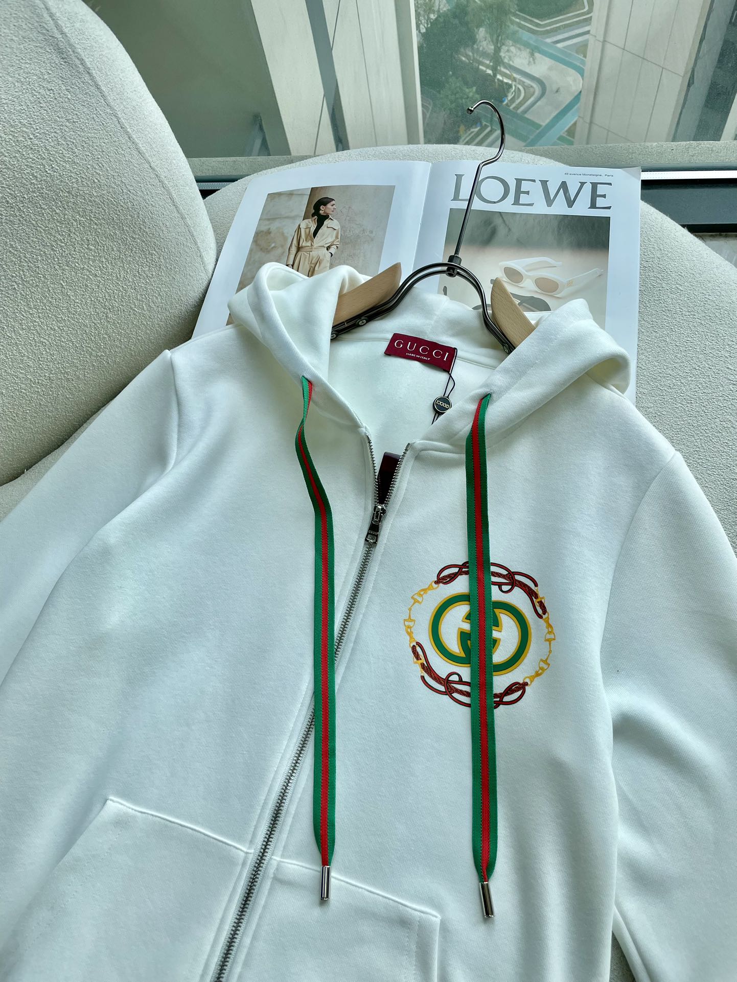 · Gucc 秋冬，男女同款连帽开衫卫衣外套。采用原版定制面料，软糯亲肤，立挺有型抗皱；立体感强，时尚感