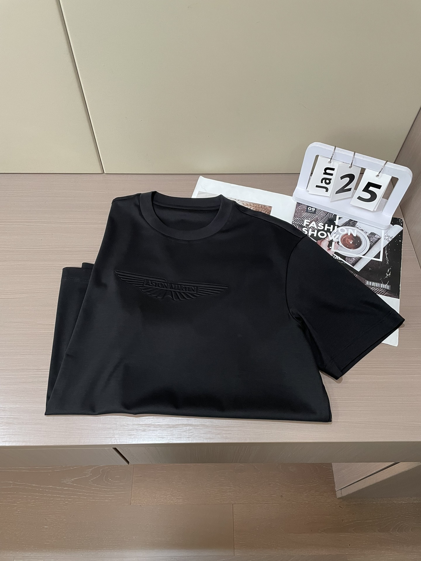 2026春夏新款首发专柜最新款短袖圆领T恤 高端订制 设计前卫时尚！品牌logo重工艺设计 高端定制百分