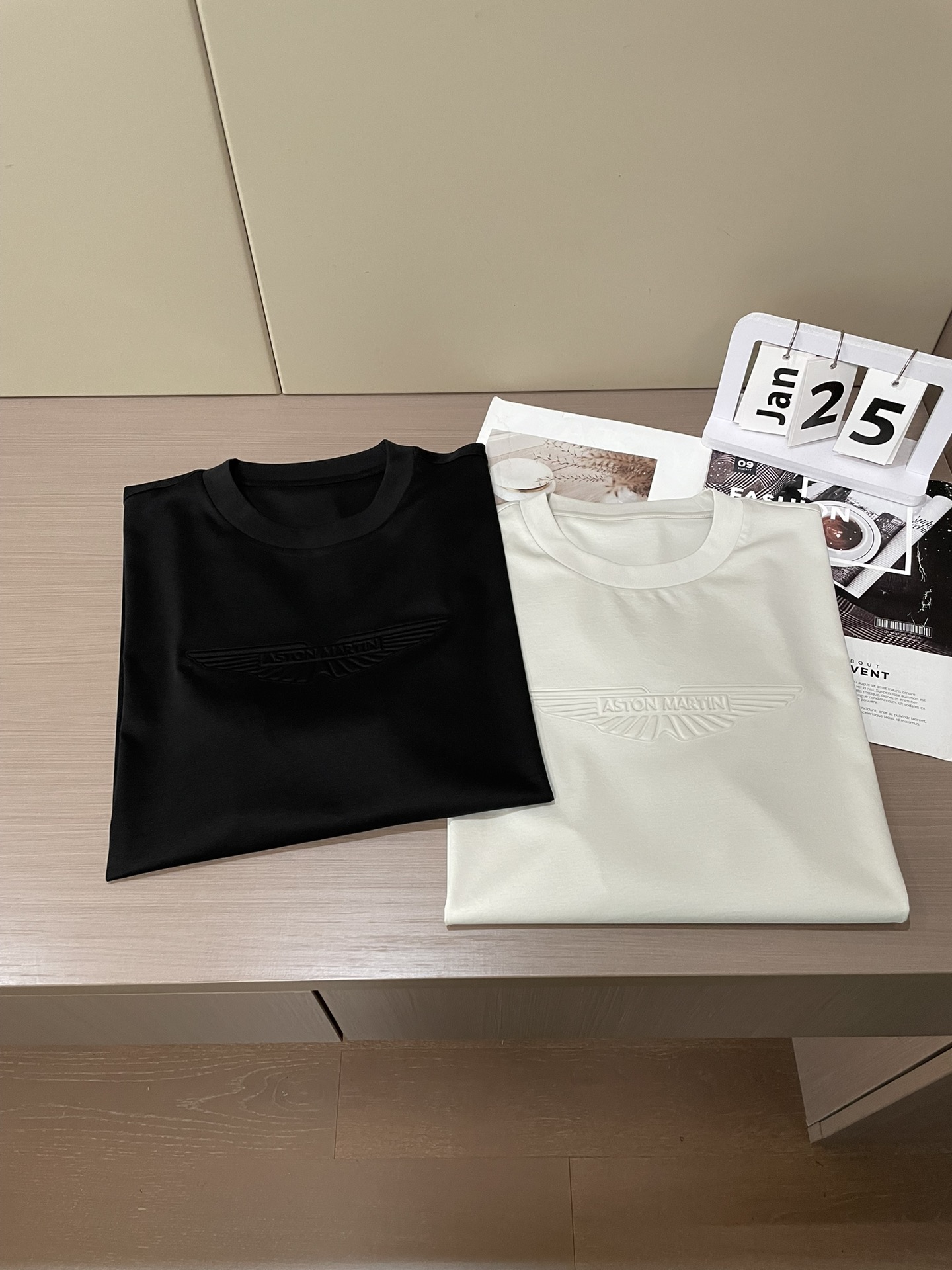 2026春夏新款首发专柜最新款短袖圆领T恤 高端订制 设计前卫时尚！品牌logo重工艺设计 高端定制百分