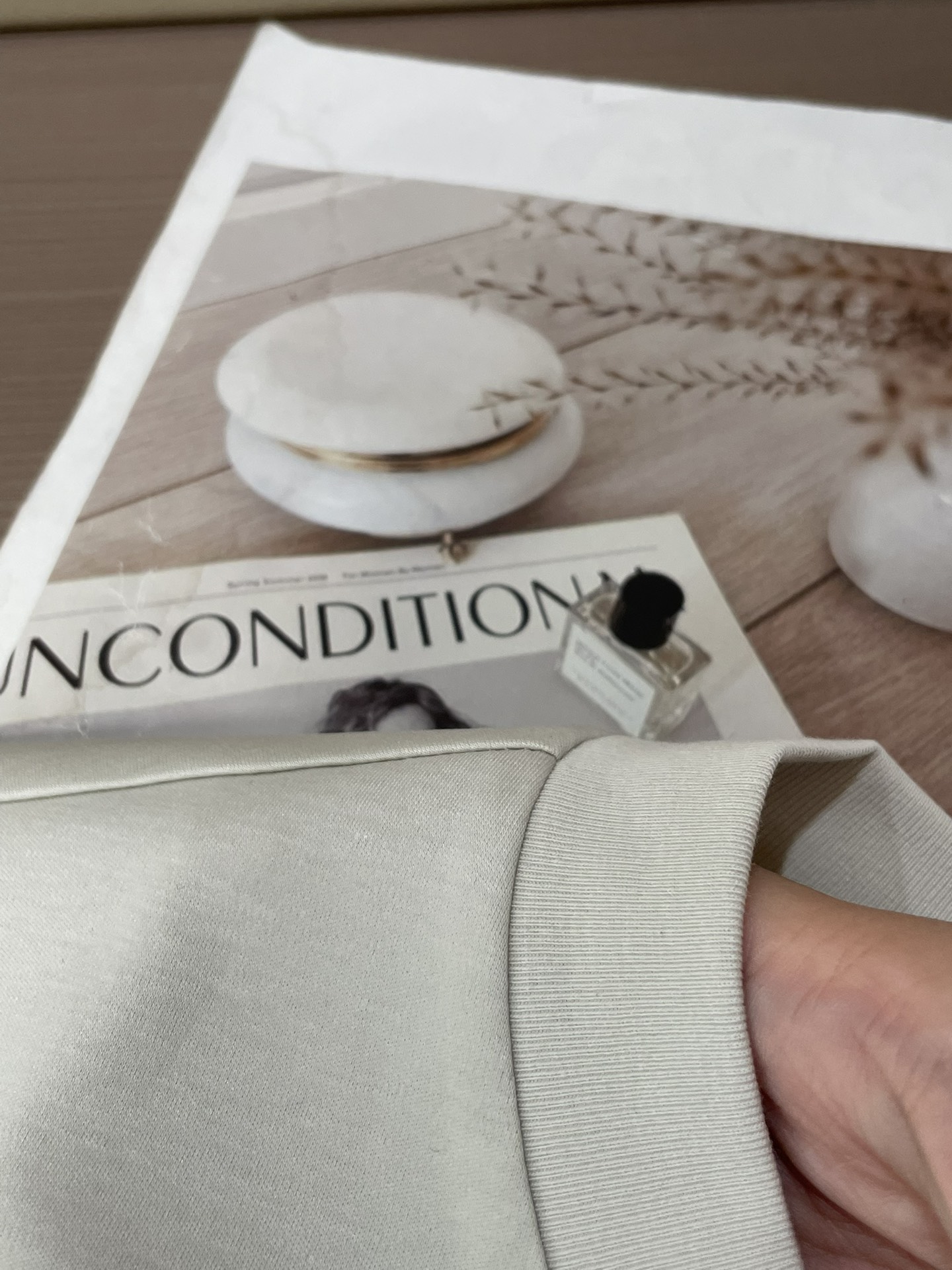 2026春夏新款首发专柜最新款短袖圆领T恤 高端订制 设计前卫时尚！品牌logo重工艺设计 高端定制百分