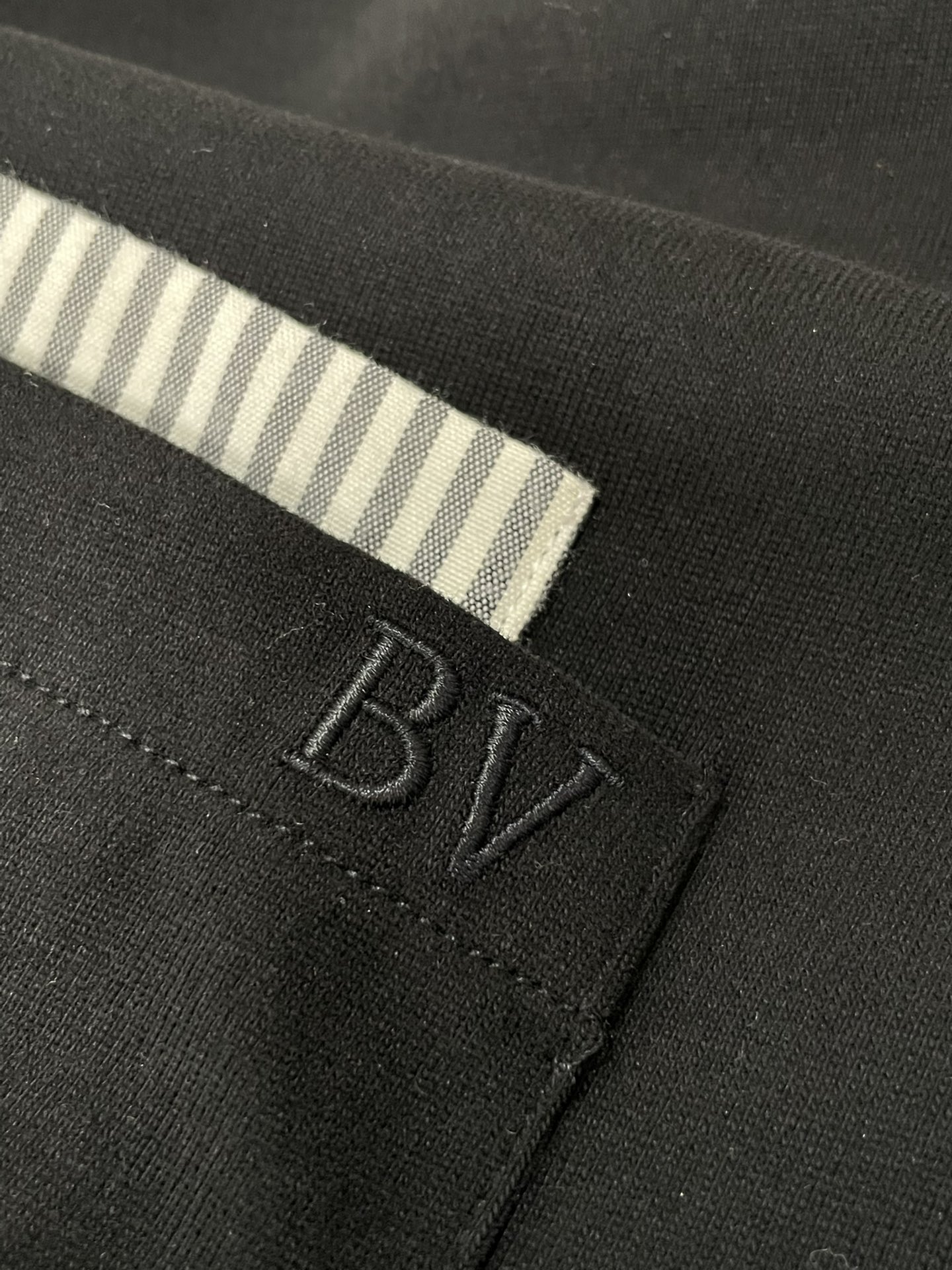 BV 2026春夏新款首发专柜最新款短袖圆领T恤 高端订制 设计前卫时尚！品牌logo重工艺设计 高端定