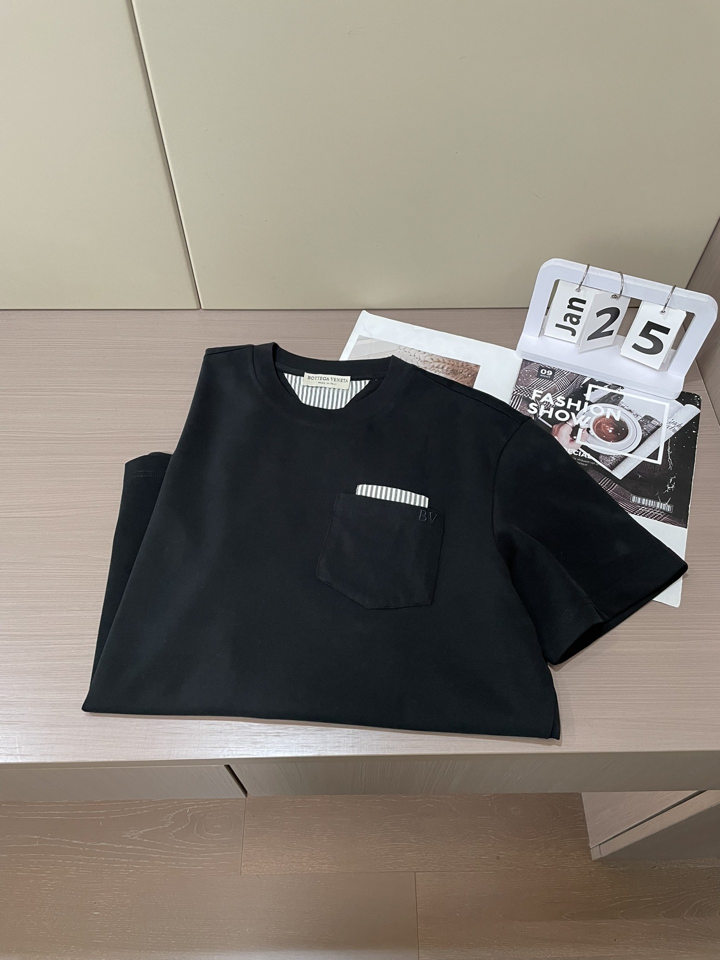 BV 2026春夏新款首发专柜最新款短袖圆领T恤 高端订制 设计前卫时尚！品牌logo重工艺设计 高端定