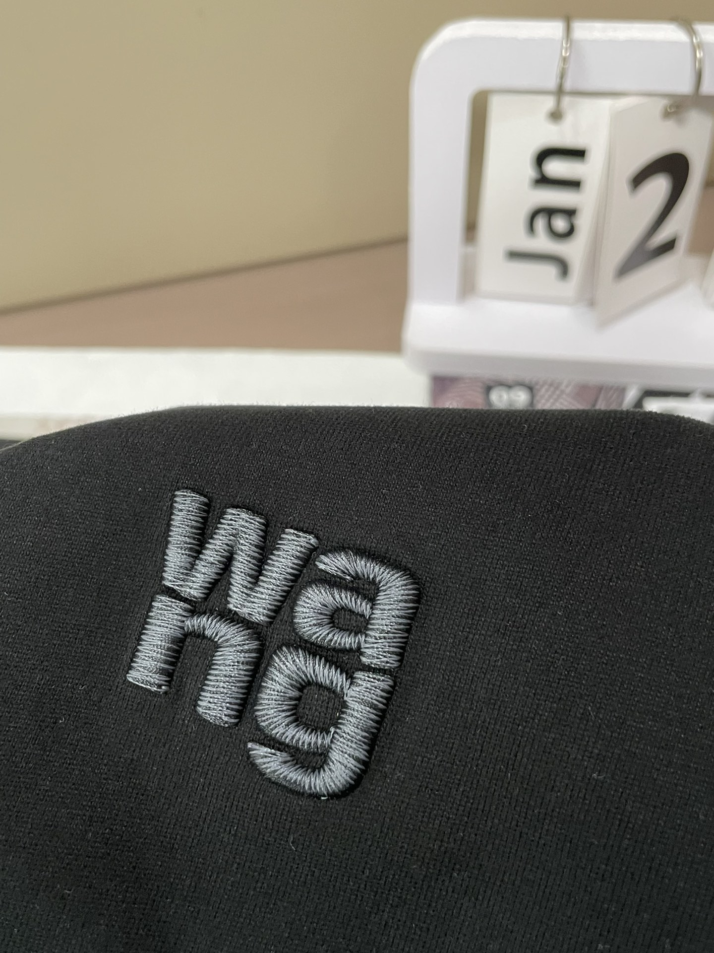 wang 2026春夏新款首发专柜最新款短袖圆领T恤 高端订制 设计前卫时尚！品牌logo重工艺设计 高