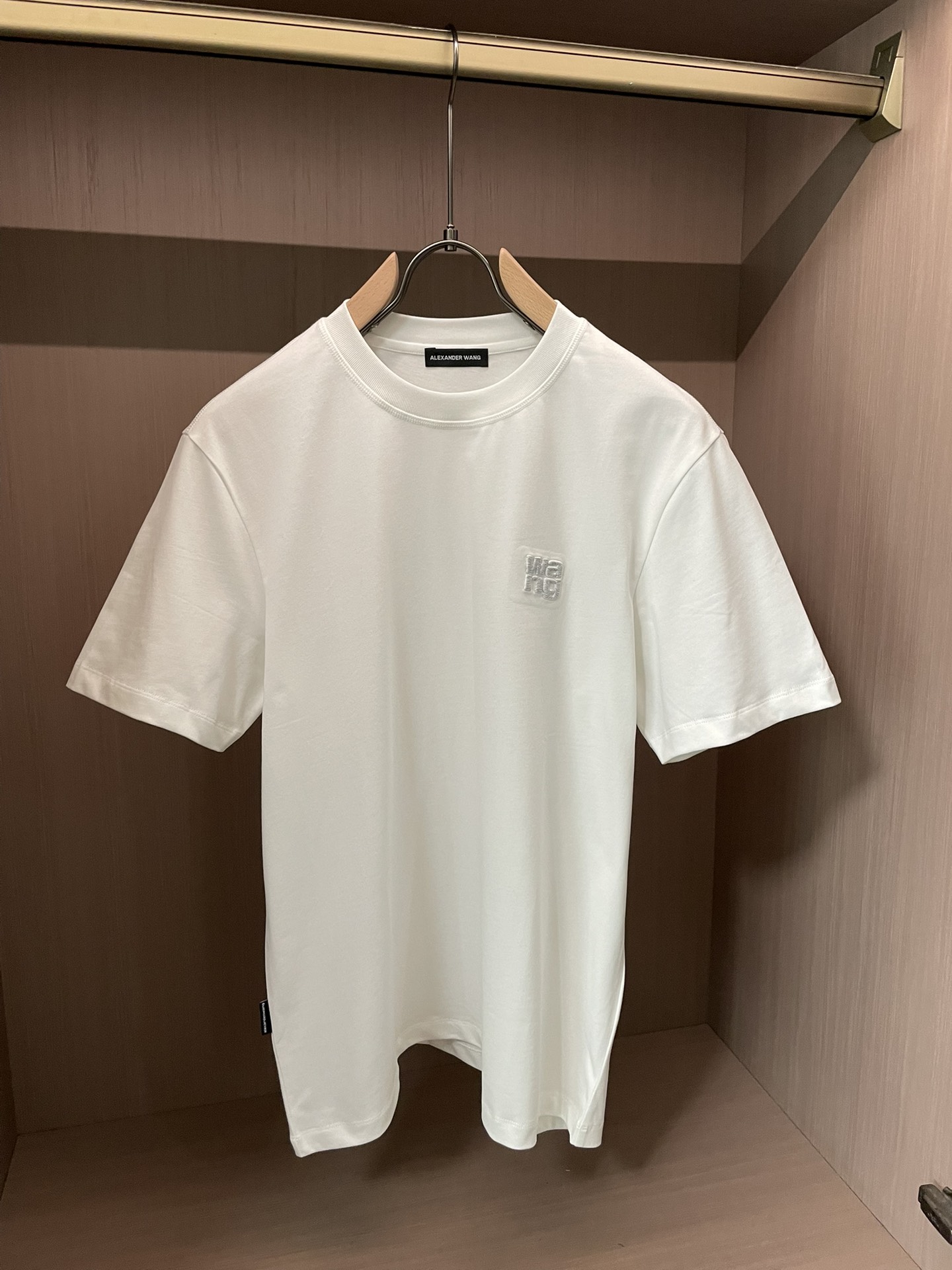 wang 2026春夏新款首发专柜最新款短袖圆领T恤 高端订制 设计前卫时尚！品牌logo重工艺设计 高