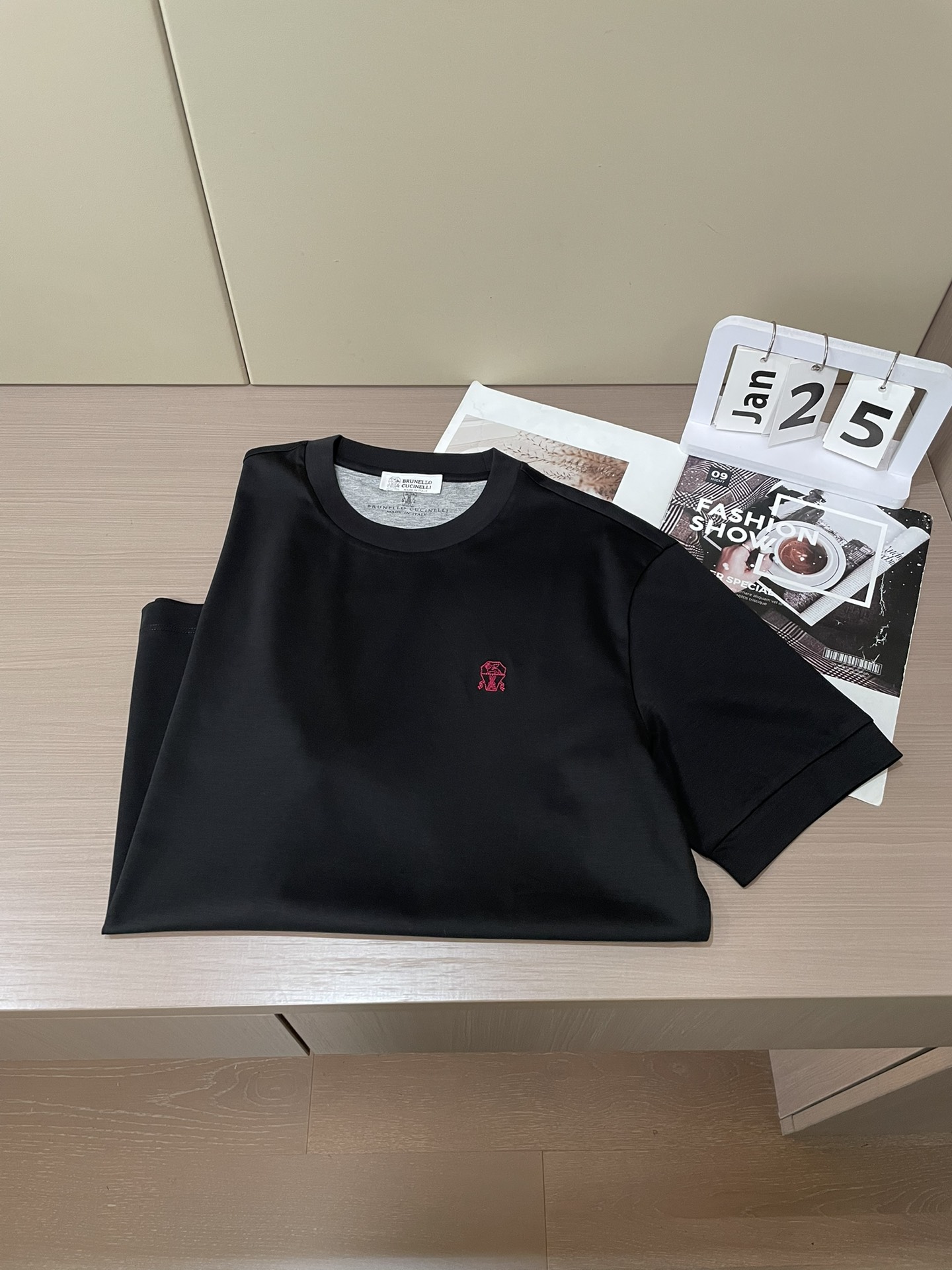 BC 2026春夏新款首发专柜最新款短袖圆领T恤 高端订制 设计前卫时尚！品牌logo重工艺设计 高端定