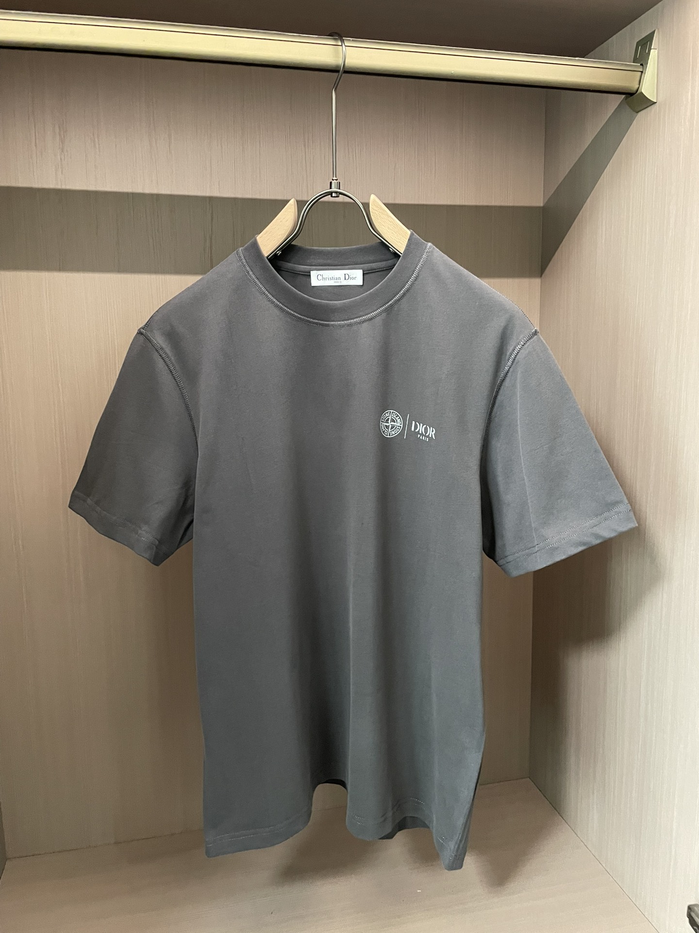 Dior 2026春夏新款首发专柜最新款短袖圆领T恤 高端订制 设计前卫时尚！品牌logo重工艺设计 高