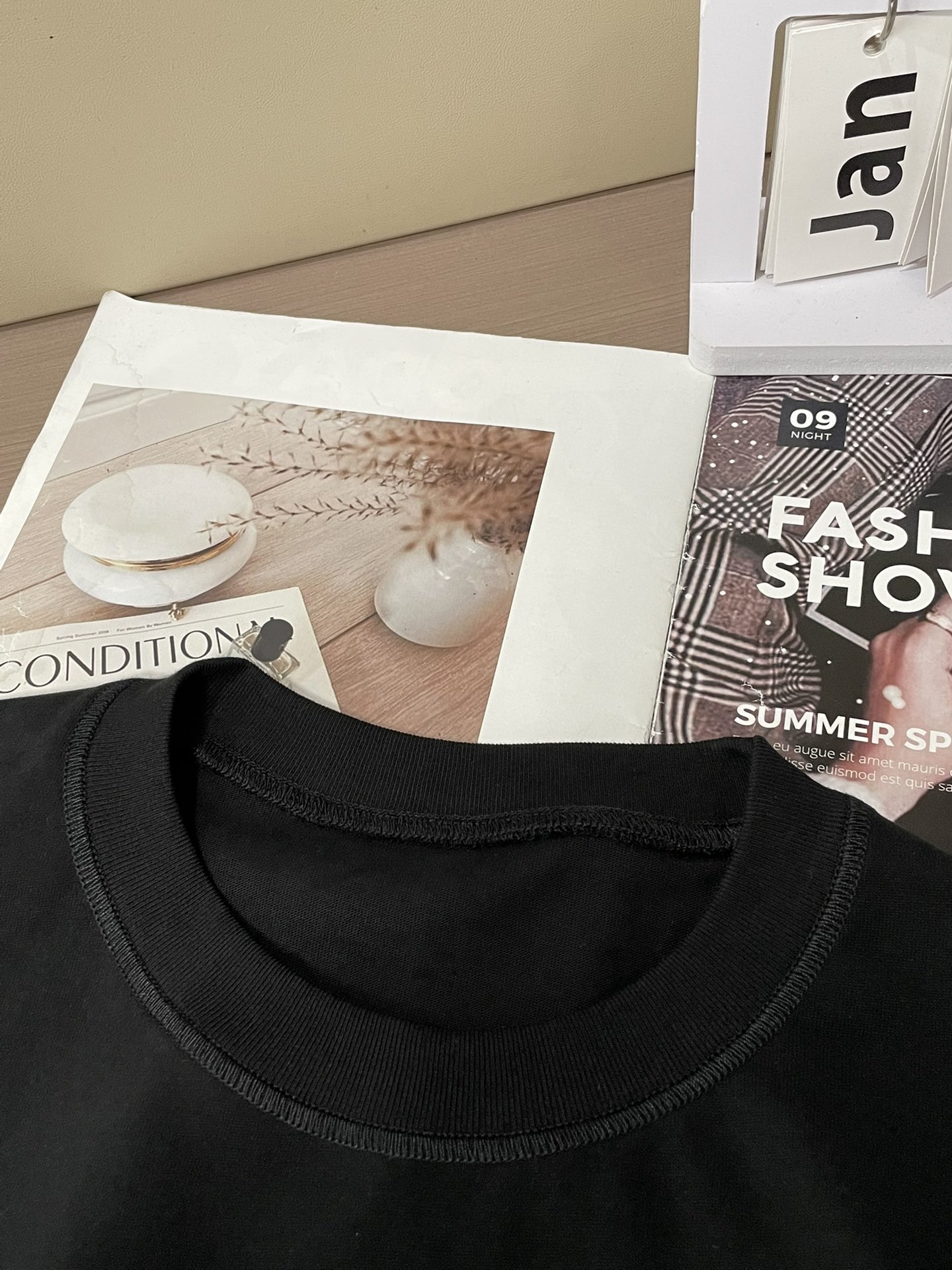 石头岛 2026春夏新款首发专柜最新款短袖圆领T恤 高端订制 设计前卫时尚！品牌logo重工艺设计 高端