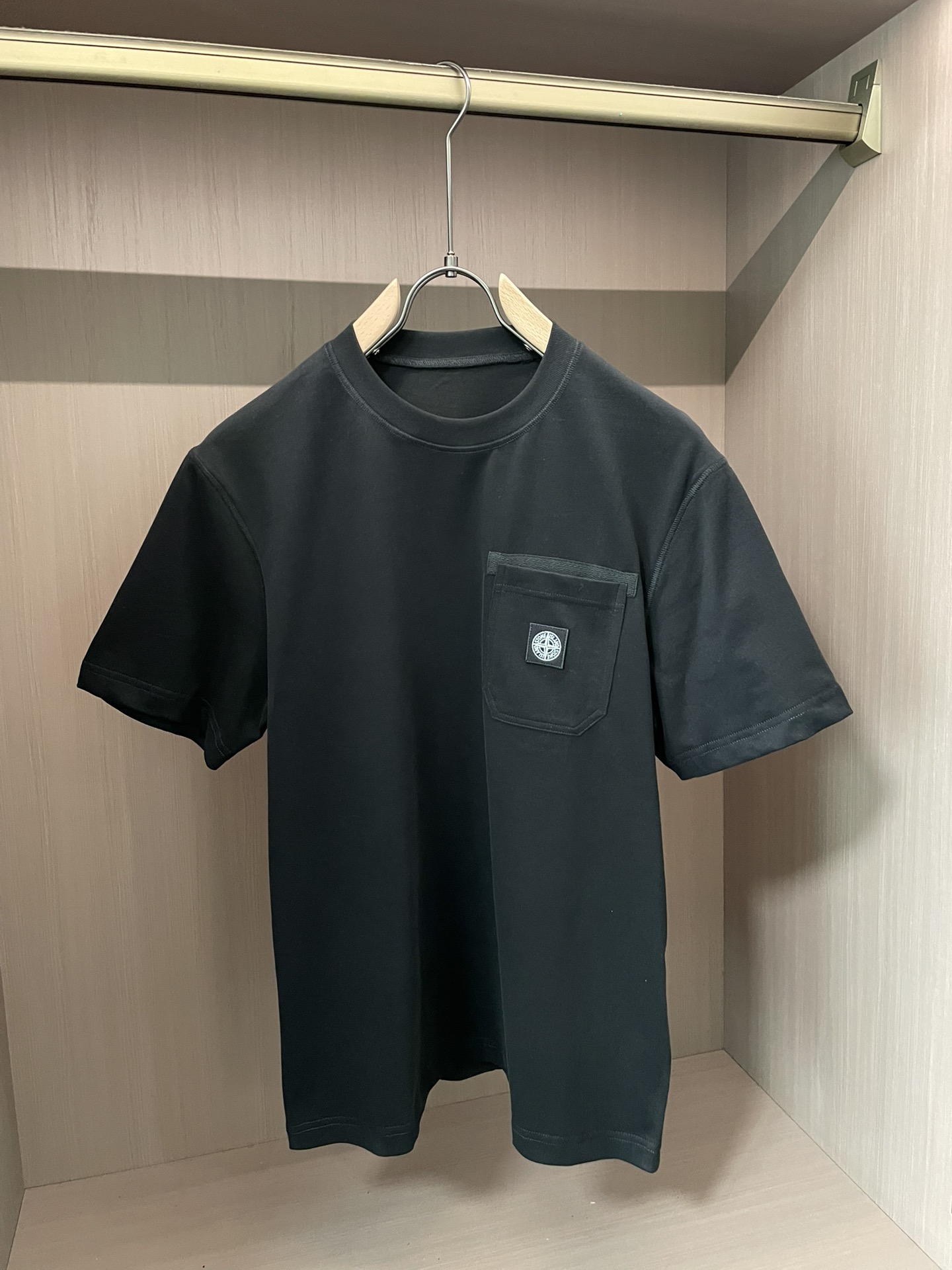 石头岛 2026春夏新款首发专柜最新款短袖圆领T恤 高端订制 设计前卫时尚！品牌logo重工艺设计 高端