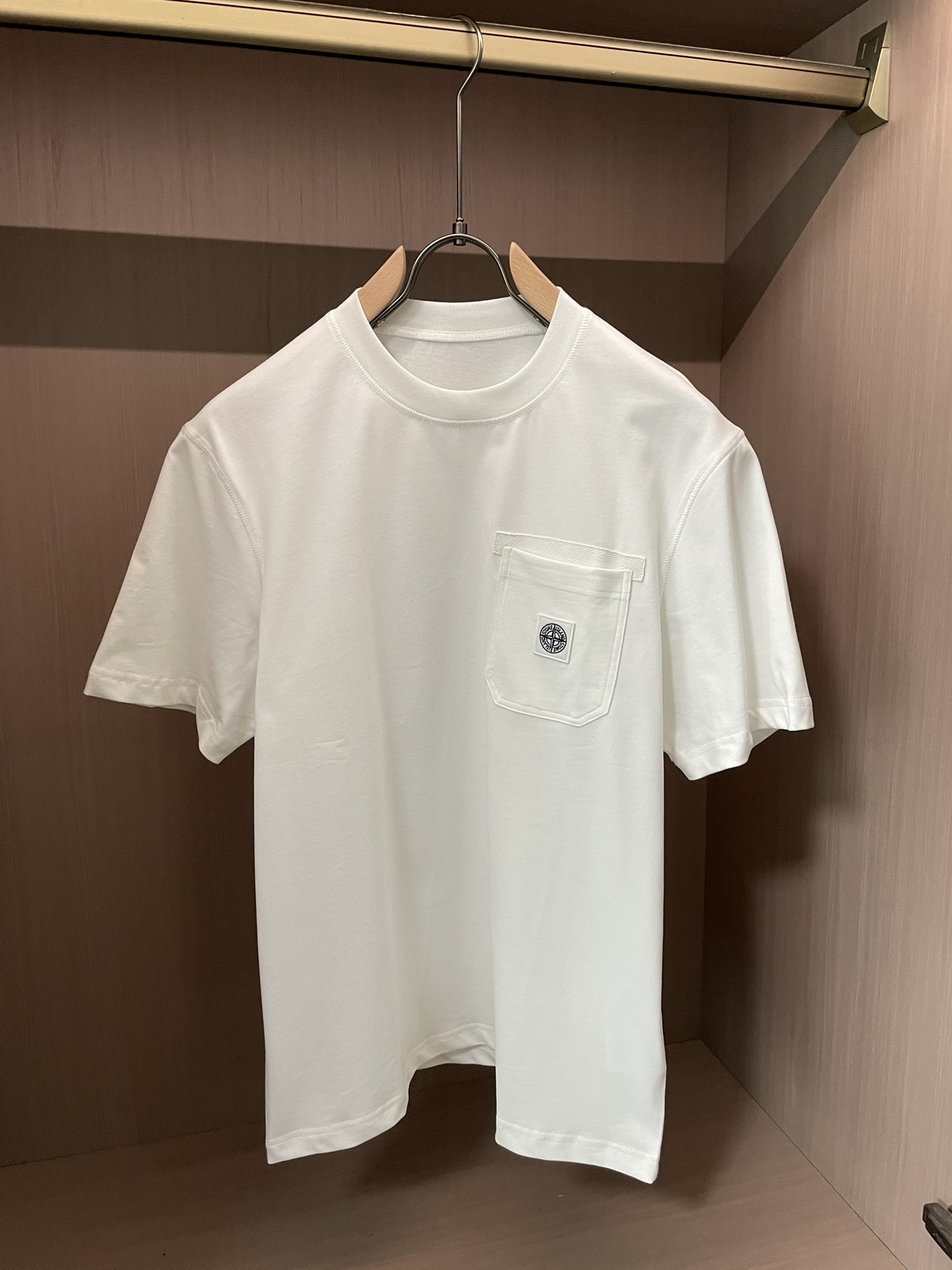 石头岛 2026春夏新款首发专柜最新款短袖圆领T恤 高端订制 设计前卫时尚！品牌logo重工艺设计 高端