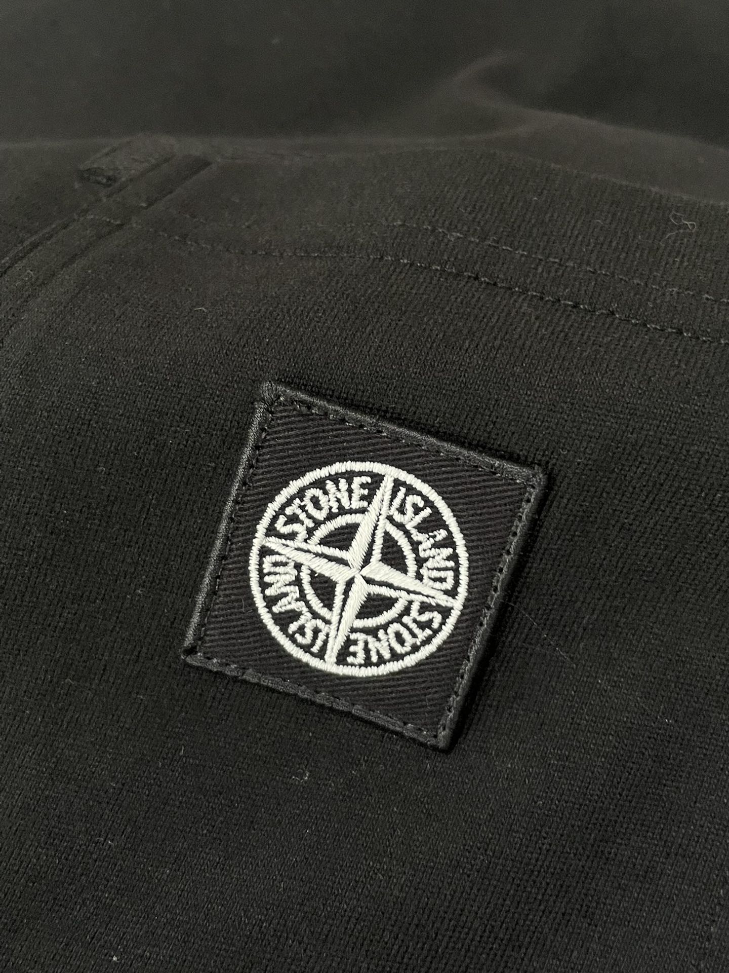 石头岛 2026春夏新款首发专柜最新款短袖圆领T恤 高端订制 设计前卫时尚！品牌logo重工艺设计 高端