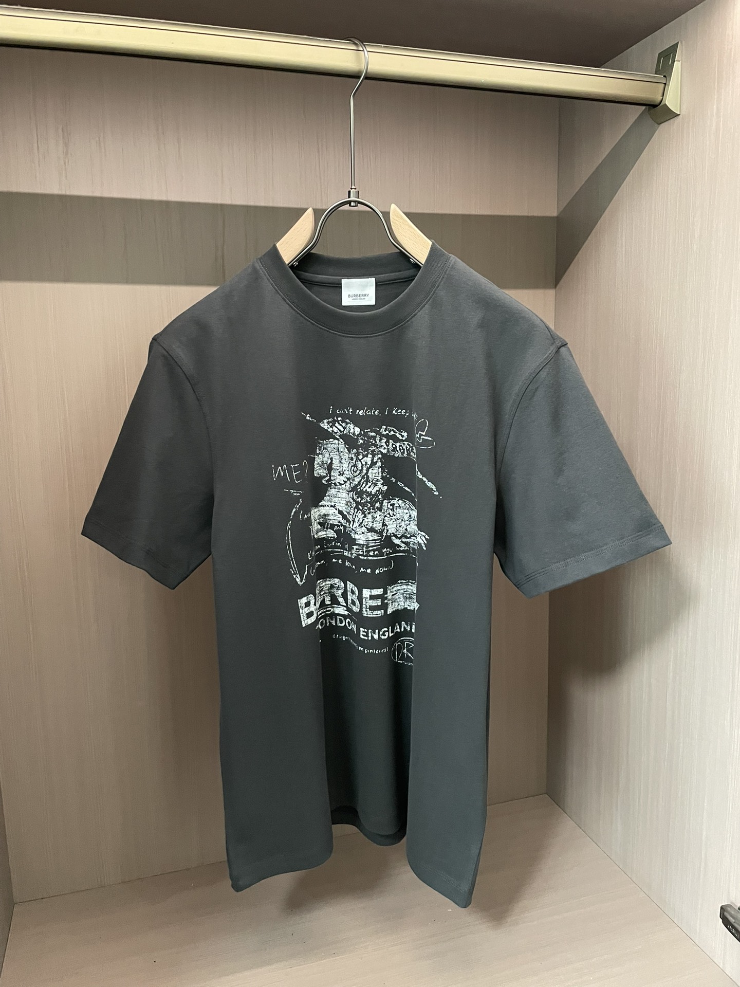 Bur 2026春夏新款首发专柜最新款短袖圆领T恤 高端订制 设计前卫时尚！品牌logo重工艺设计 高端