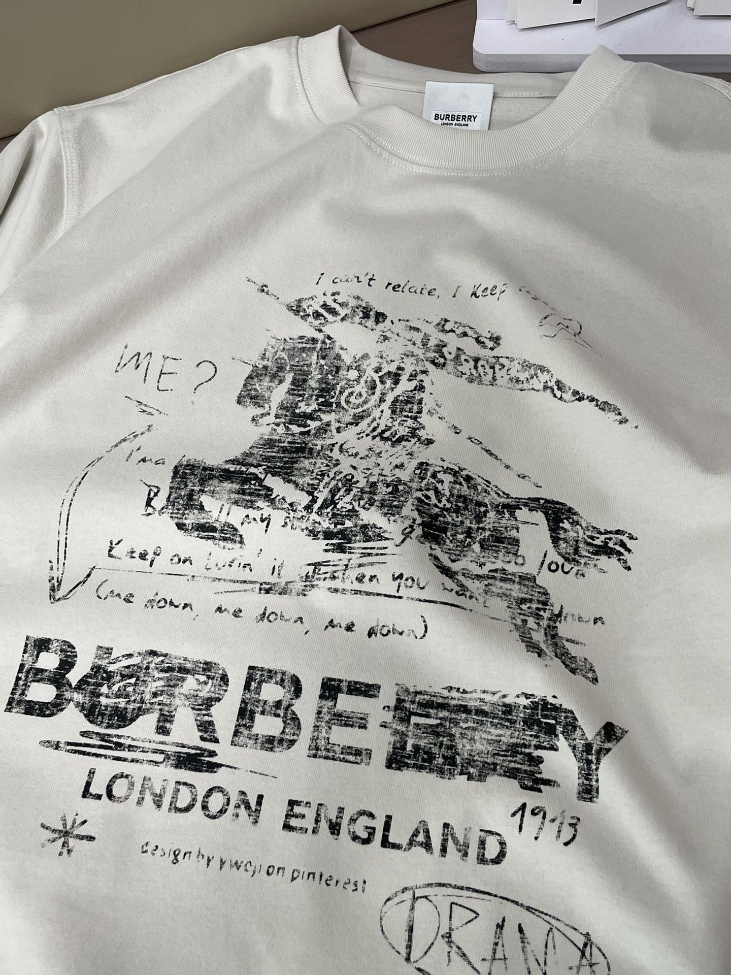 Bur 2026春夏新款首发专柜最新款短袖圆领T恤 高端订制 设计前卫时尚！品牌logo重工艺设计 高端