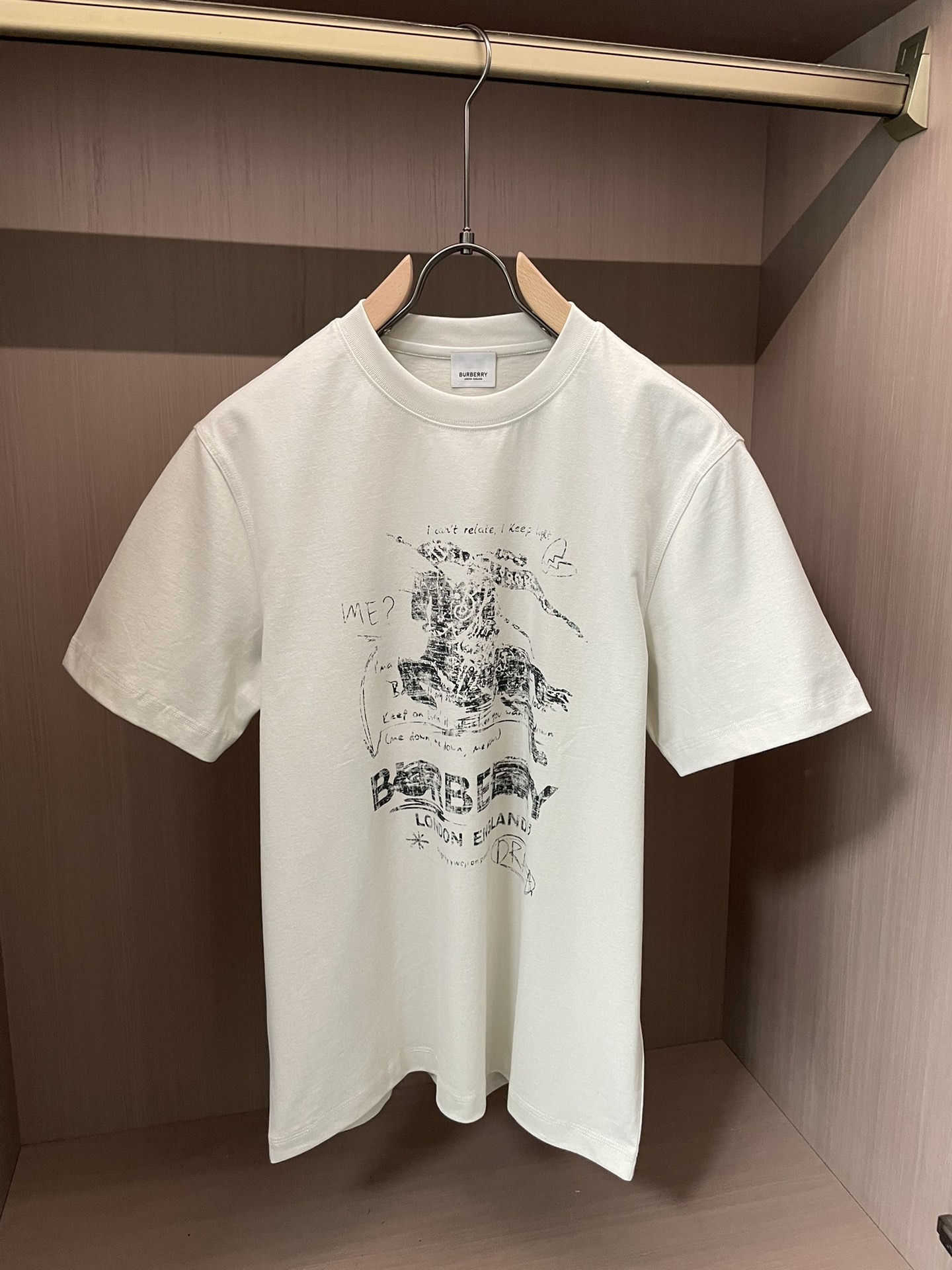 Bur 2026春夏新款首发专柜最新款短袖圆领T恤 高端订制 设计前卫时尚！品牌logo重工艺设计 高端