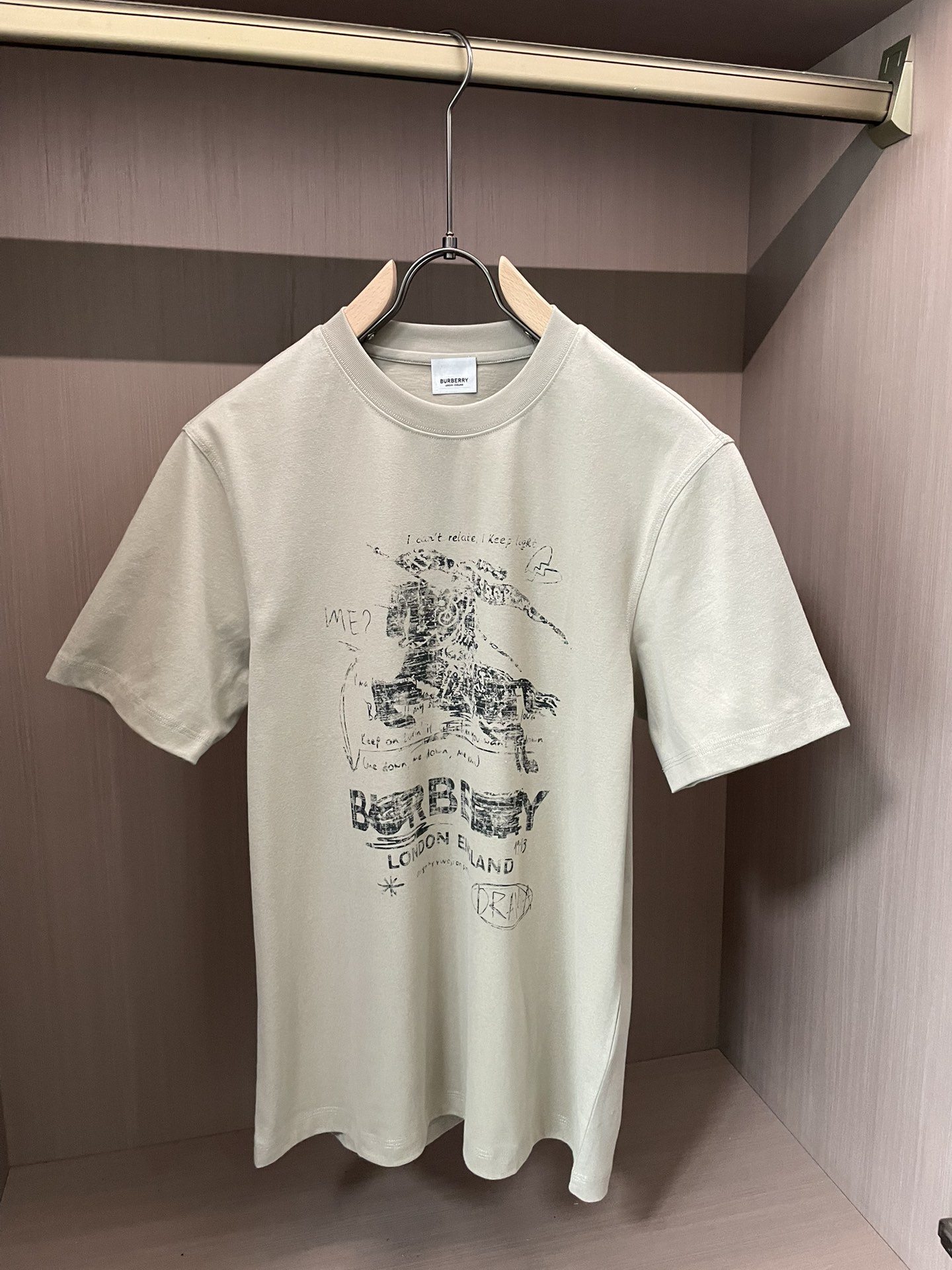 Bur 2026春夏新款首发专柜最新款短袖圆领T恤 高端订制 设计前卫时尚！品牌logo重工艺设计 高端