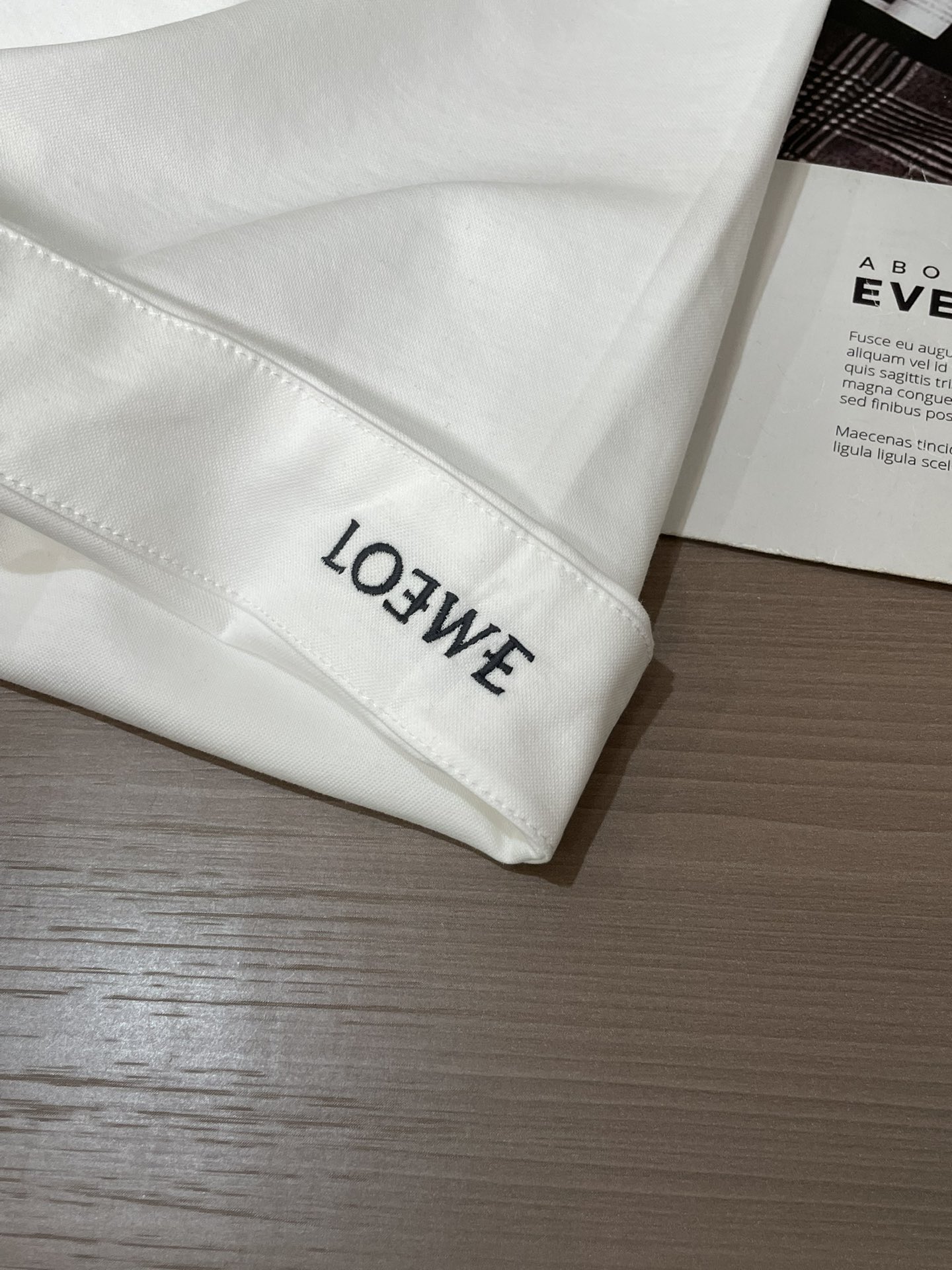 Loewe 2026春夏新款首发专柜最新款短袖圆领T恤 高端订制 设计前卫时尚！品牌logo重工艺设计 