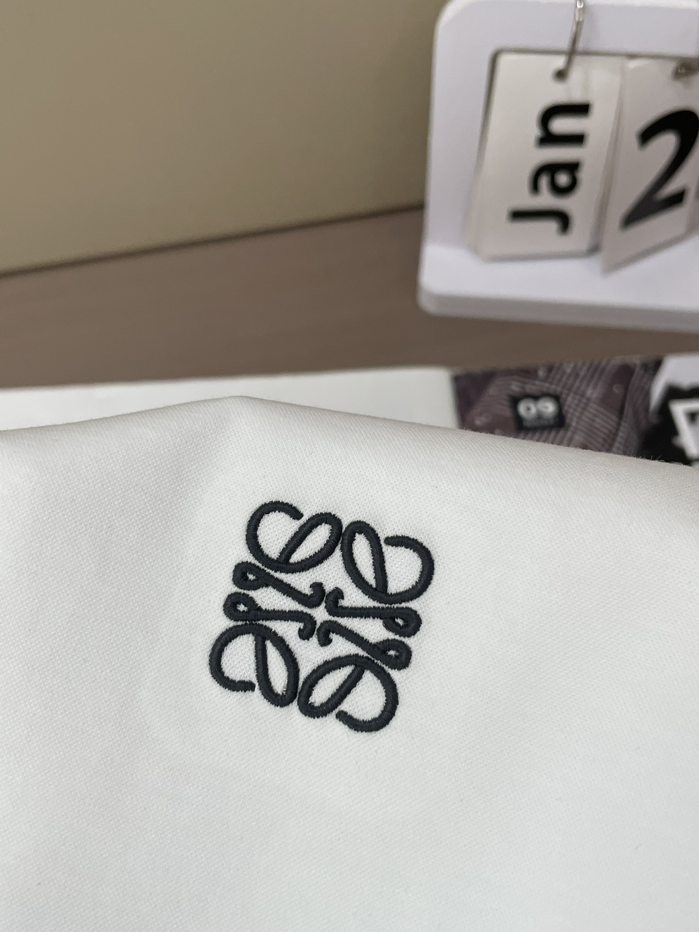 Loewe 2026春夏新款首发专柜最新款短袖圆领T恤 高端订制 设计前卫时尚！品牌logo重工艺设计 