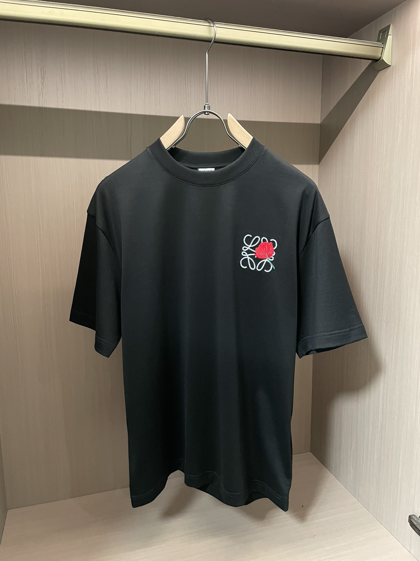 Loewe 2026春夏新款首发专柜最新款短袖圆领T恤 高端订制 设计前卫时尚！品牌logo重工艺设计 