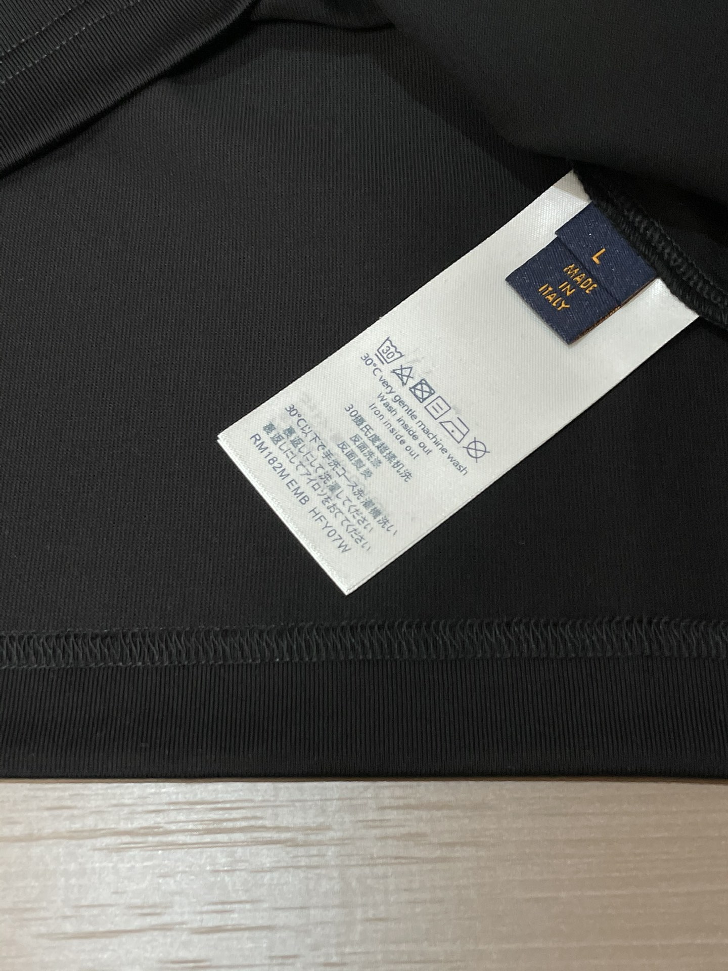 Lv 2026春夏新款首发专柜最新款短袖圆领T恤 高端订制 设计前卫时尚！品牌logo重工艺设计 高端定