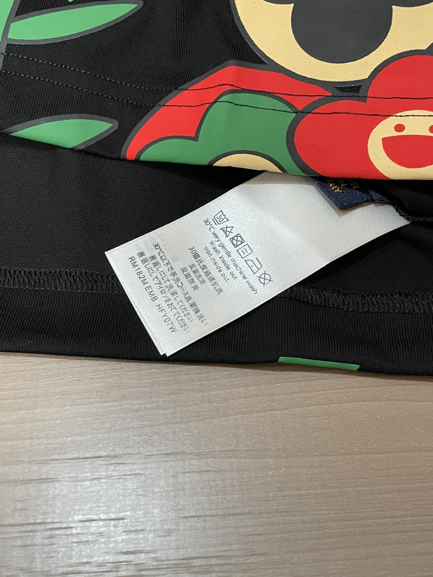 Lv 2026春夏新款首发专柜最新款短袖圆领T恤 高端订制 设计前卫时尚！品牌logo重工艺设计 高端定