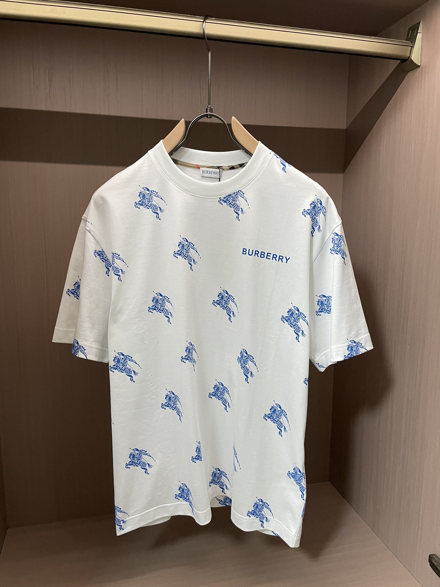 BUR 2026春夏新款首发专柜最新款短袖圆领T恤 高端订制 设计前卫时尚！品牌logo重工艺设计 高端