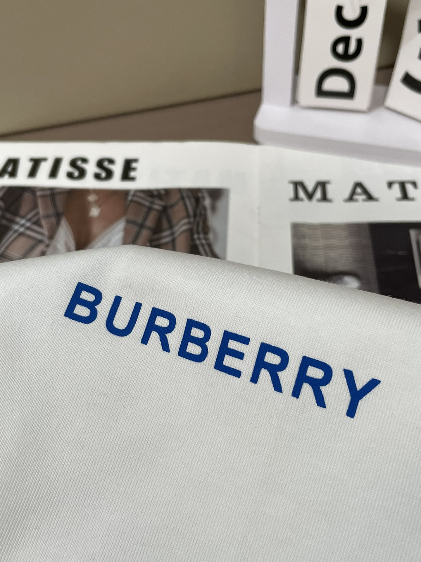 BUR 2026春夏新款首发专柜最新款短袖圆领T恤 高端订制 设计前卫时尚！品牌logo重工艺设计 高端