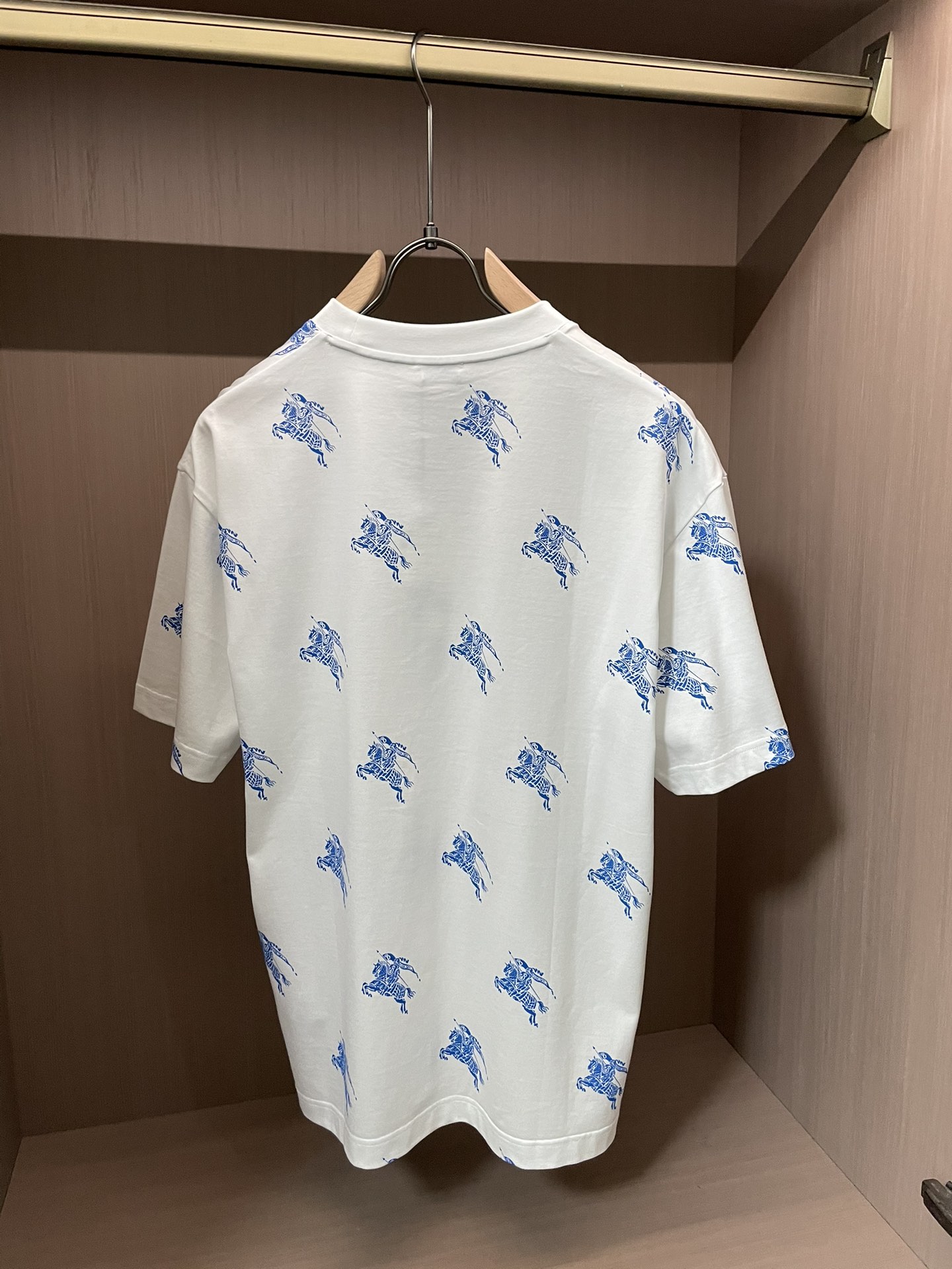 BUR 2026春夏新款首发专柜最新款短袖圆领T恤 高端订制 设计前卫时尚！品牌logo重工艺设计 高端