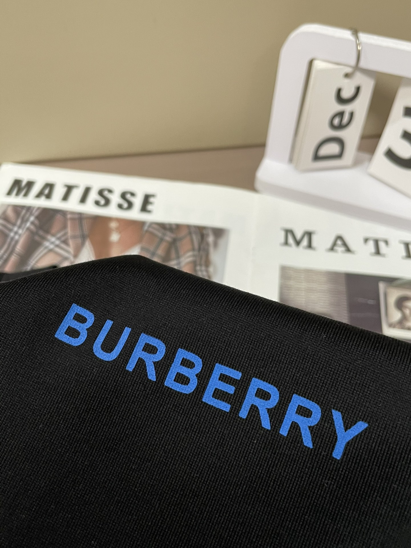 BUR 2026春夏新款首发专柜最新款短袖圆领T恤 高端订制 设计前卫时尚！品牌logo重工艺设计 高端