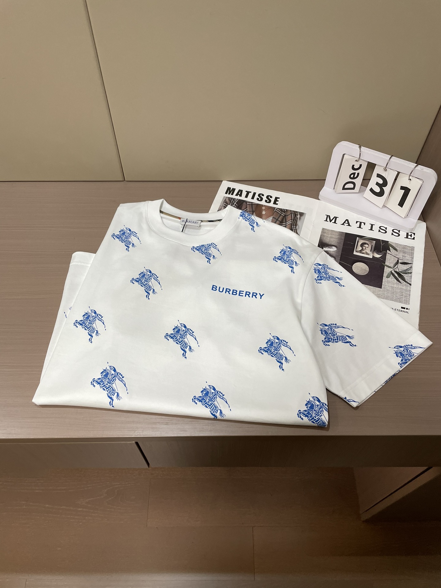 BUR 2026春夏新款首发专柜最新款短袖圆领T恤 高端订制 设计前卫时尚！品牌logo重工艺设计 高端