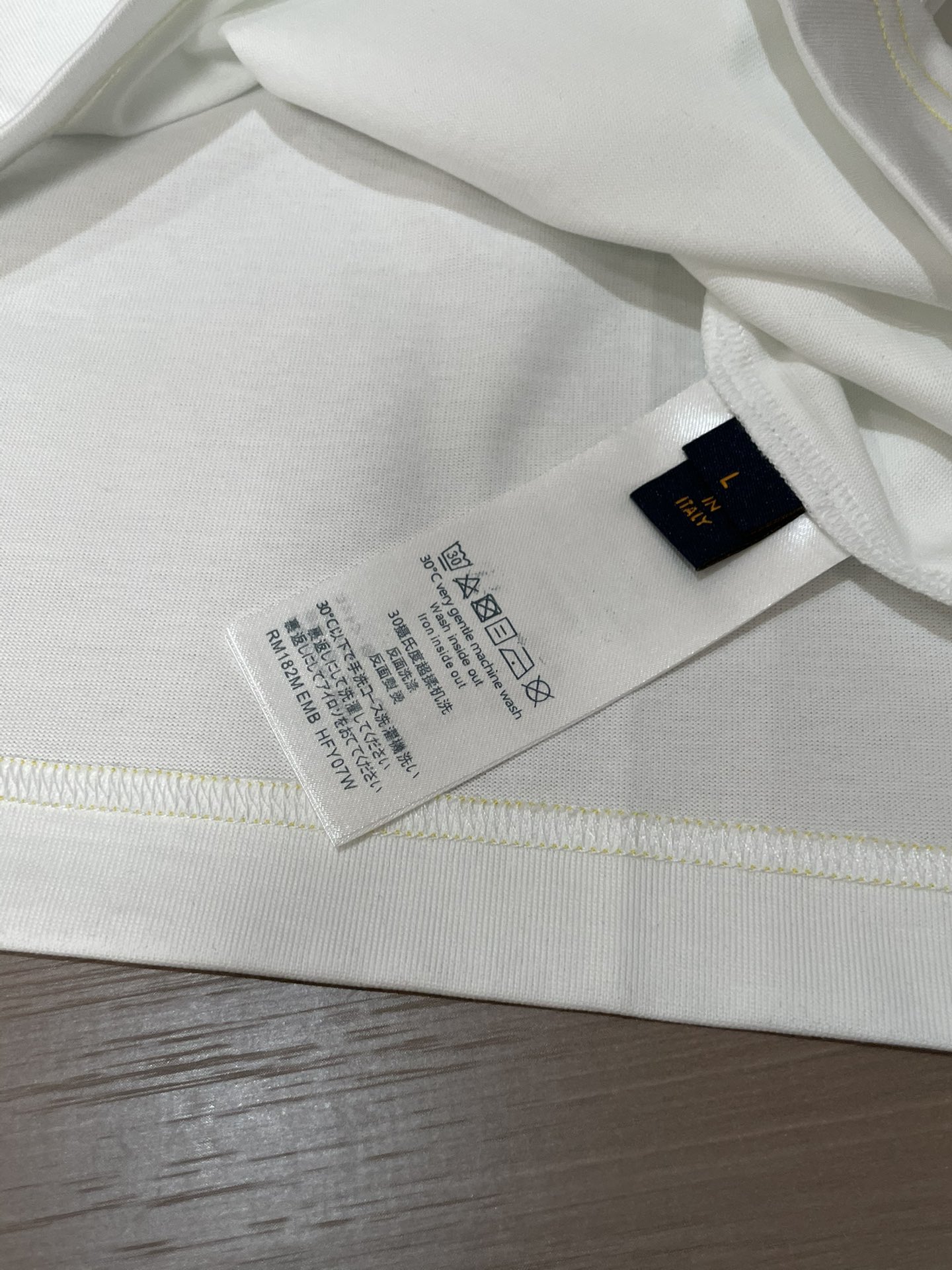 Lv 2026春夏新款首发专柜最新款短袖圆领T恤 高端订制 设计前卫时尚！品牌logo重工艺设计 高端定