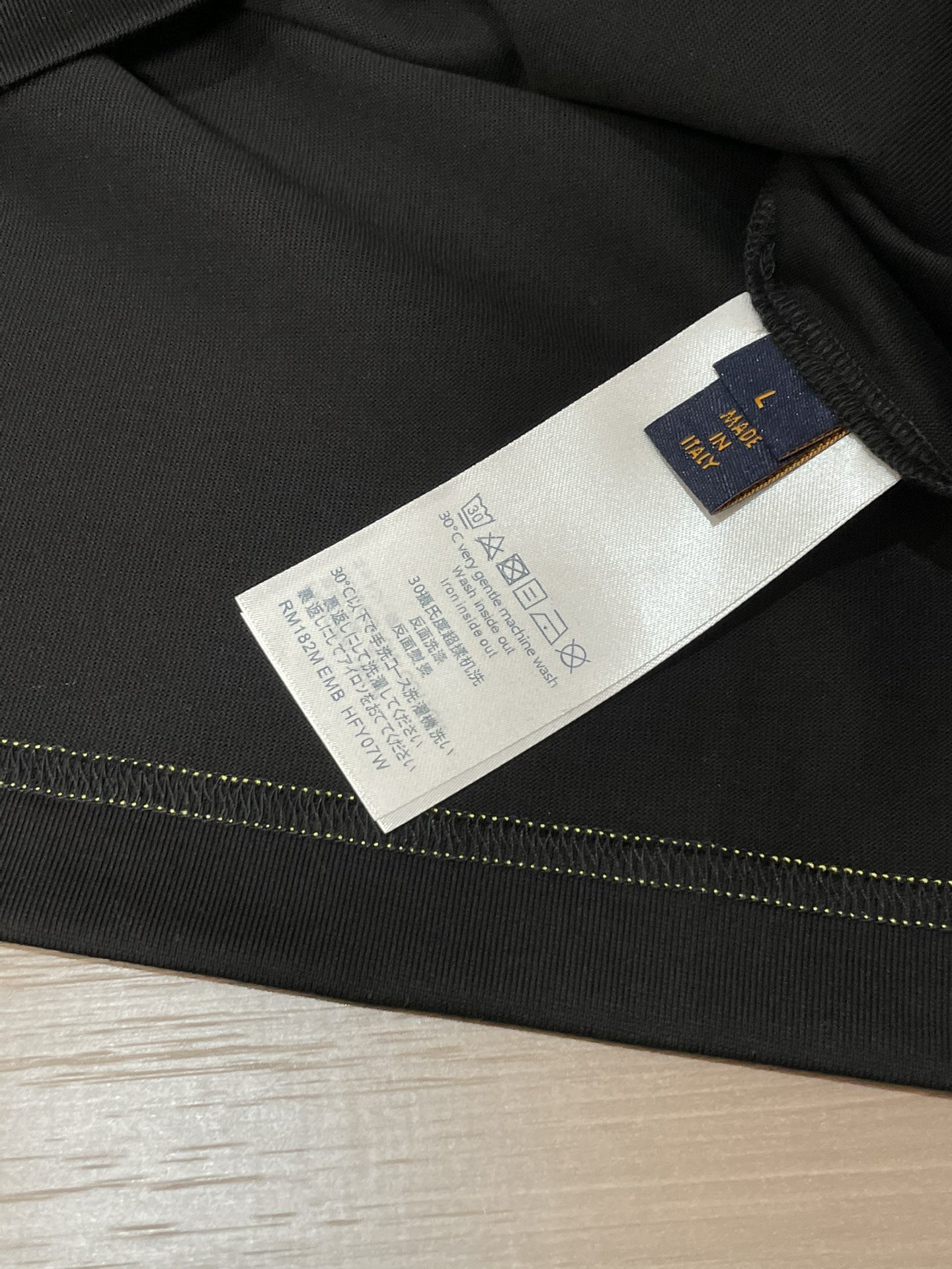 Lv 2026春夏新款首发专柜最新款短袖圆领T恤 高端订制 设计前卫时尚！品牌logo重工艺设计 高端定