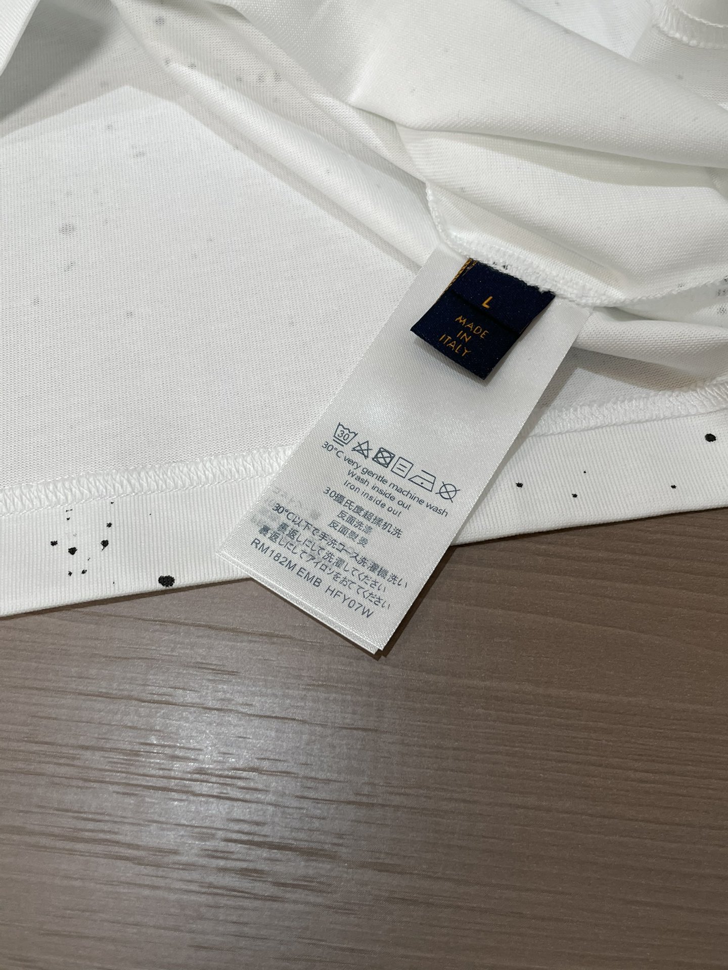 Lv 2026春夏新款首发专柜最新款短袖圆领T恤 高端订制 设计前卫时尚！品牌logo重工艺设计 高端定