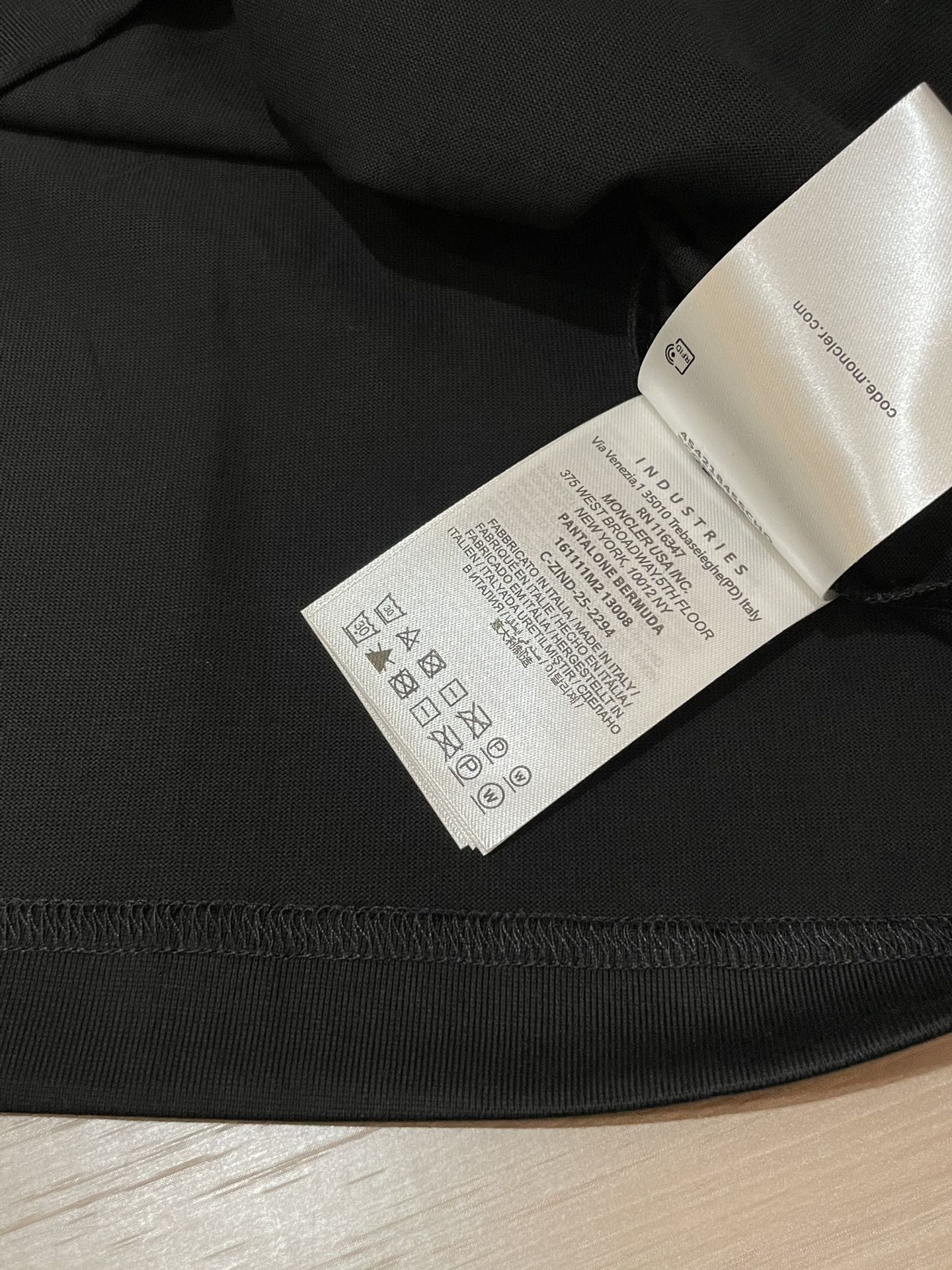 蒙口 2026春夏新款首发专柜最新款短袖圆领T恤 高端订制 设计前卫时尚！品牌logo重工艺设计 高端定