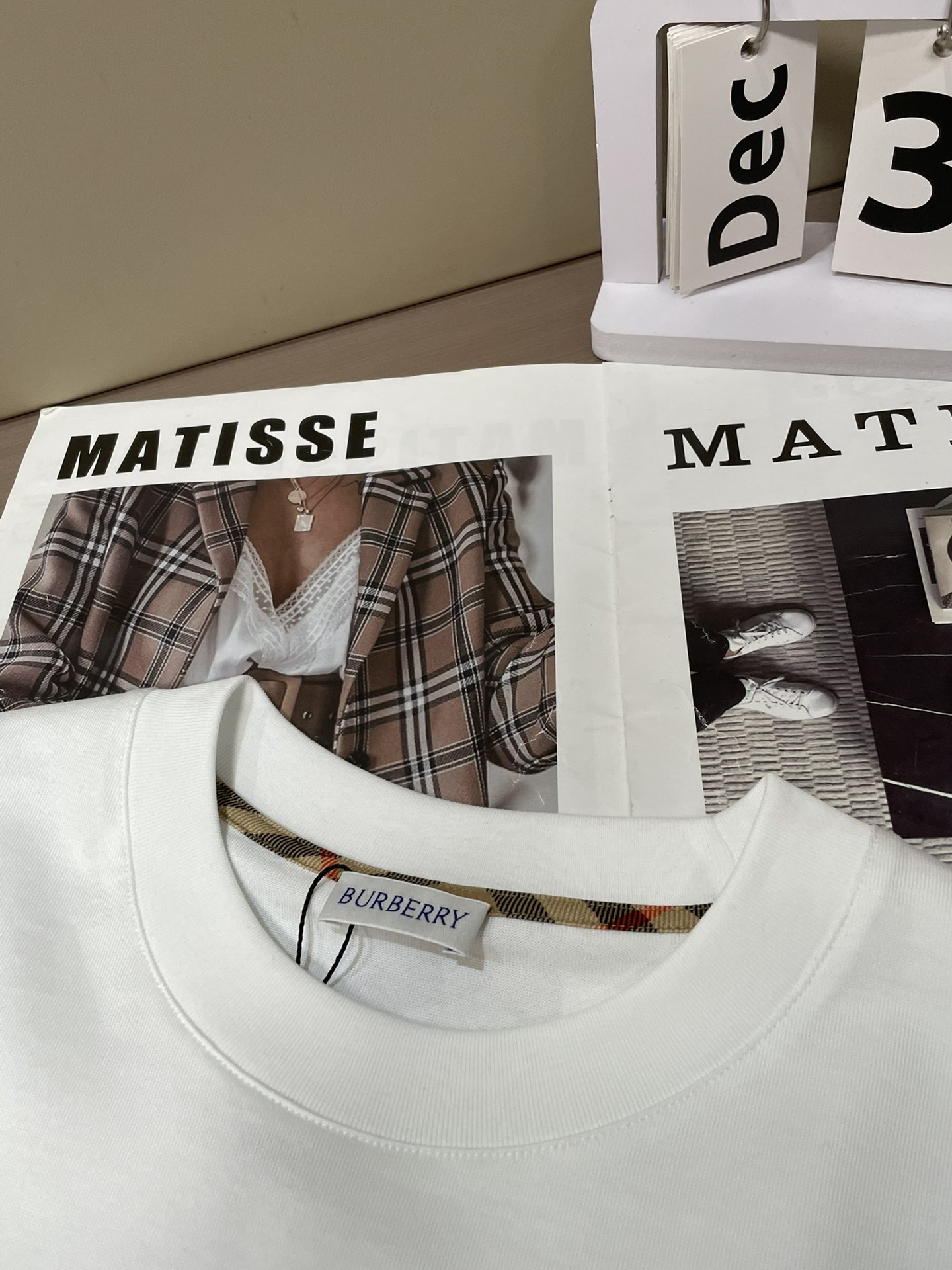 BUR 2026春夏新款首发专柜最新款短袖圆领T恤 高端订制 设计前卫时尚！品牌logo重工艺设计 高端