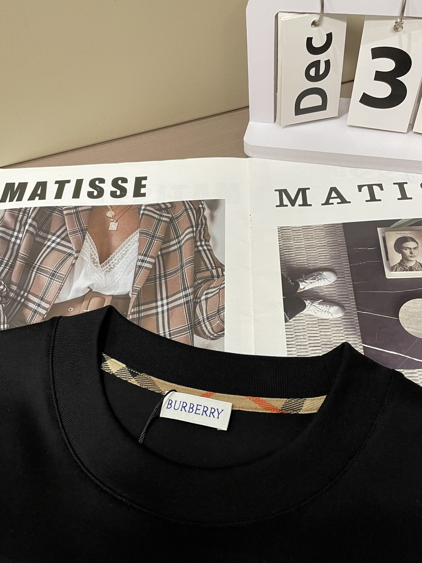 BUR 2026春夏新款首发专柜最新款短袖圆领T恤 高端订制 设计前卫时尚！品牌logo重工艺设计 高端