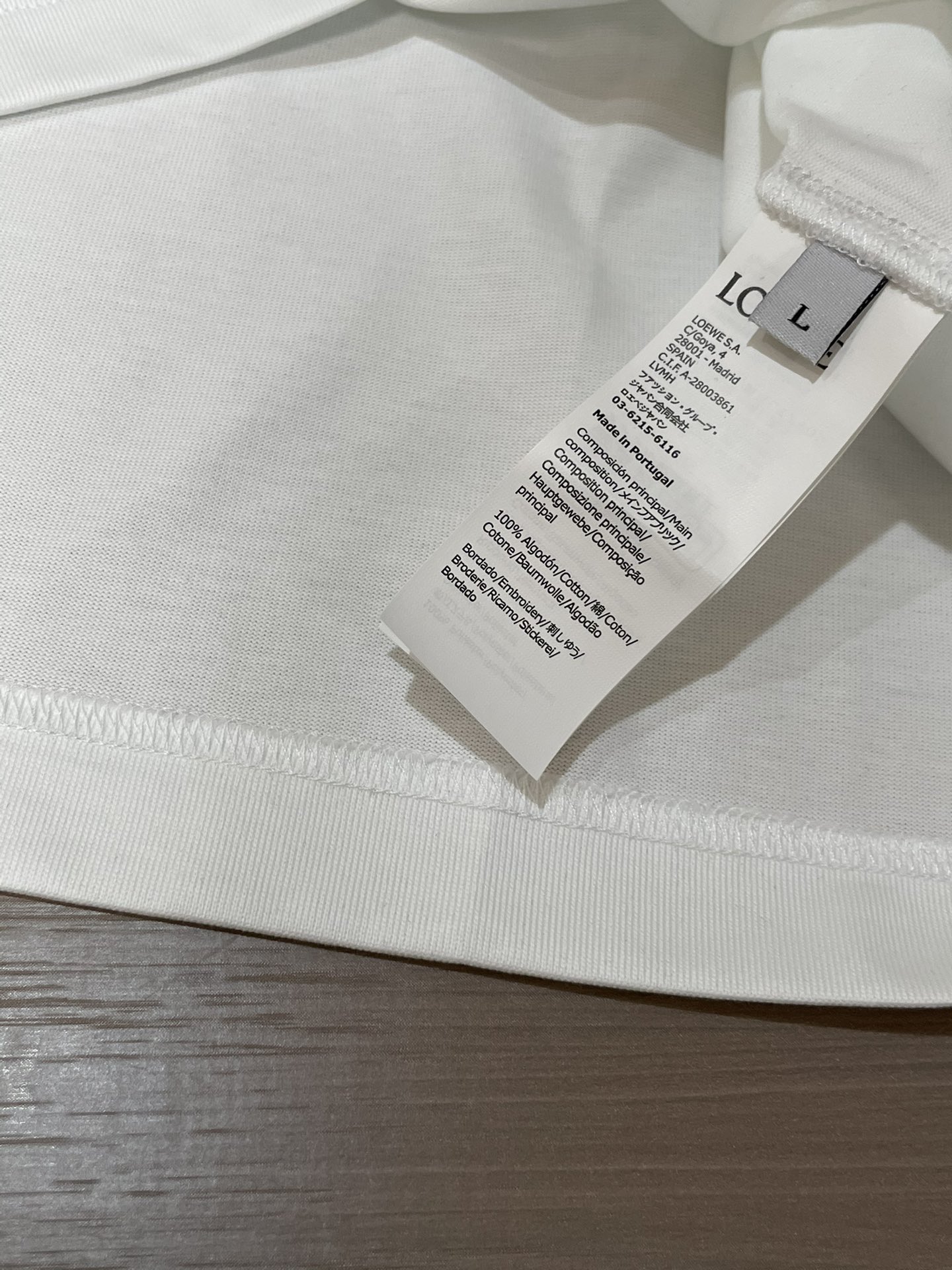 Loewe 2026春夏新款首发专柜最新款短袖圆领T恤 高端订制 设计前卫时尚！品牌logo重工艺设计 