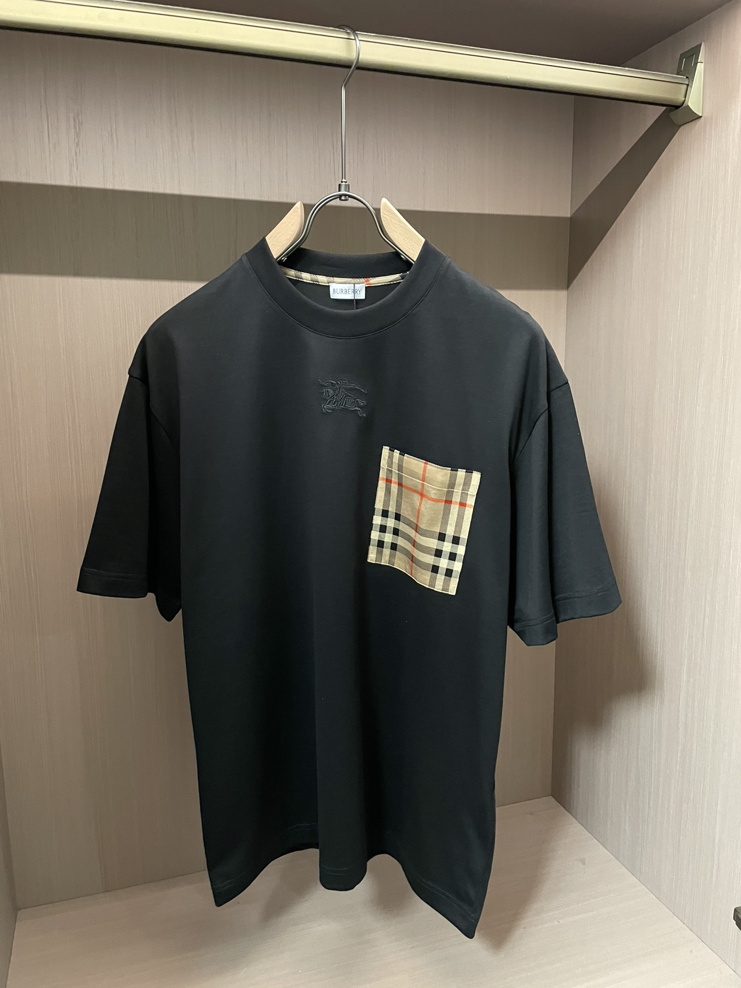 BUR 2026春夏新款首发专柜最新款短袖圆领T恤 高端订制 设计前卫时尚！品牌logo重工艺设计 高端