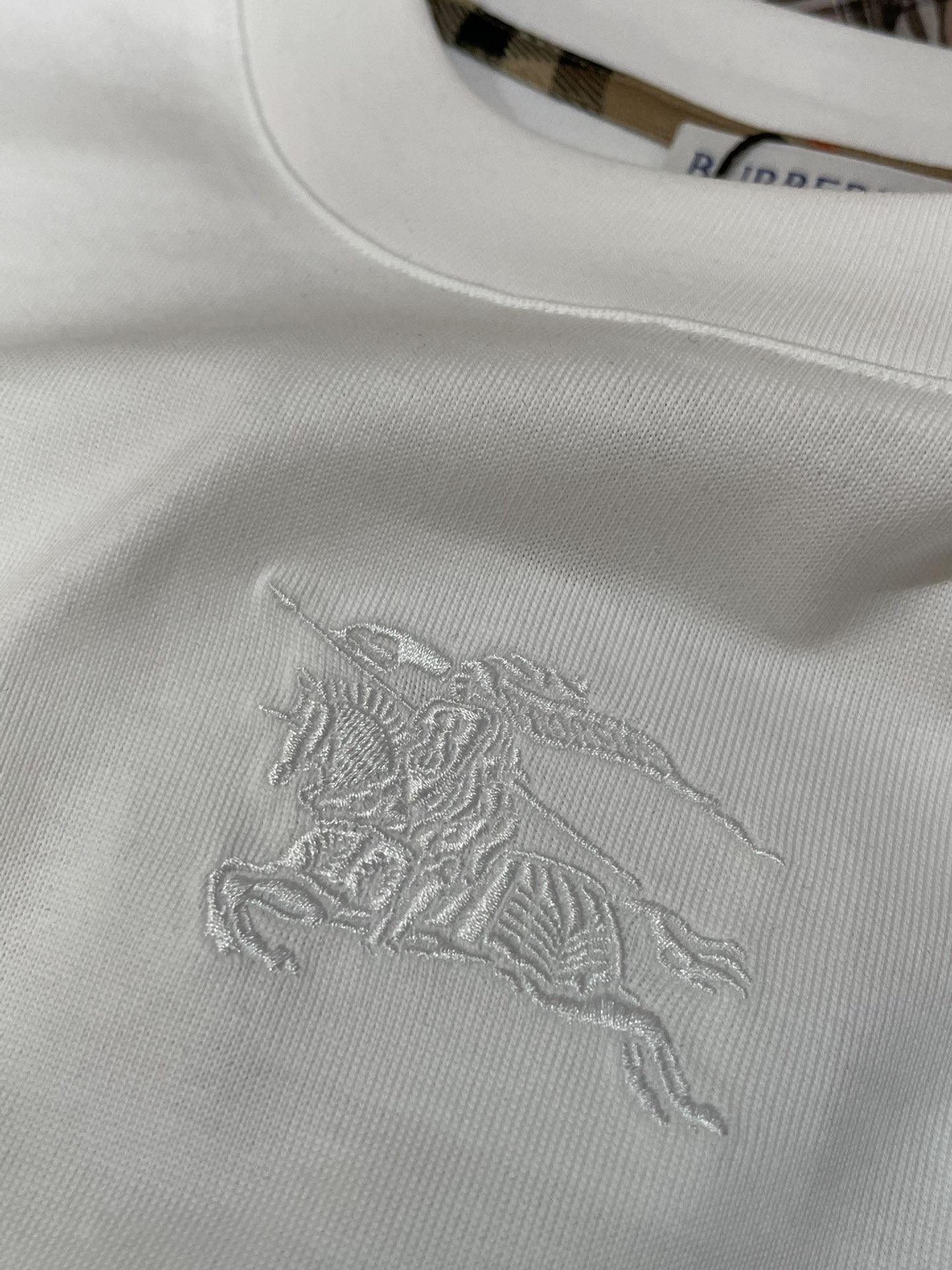 BUR 2026春夏新款首发专柜最新款短袖圆领T恤 高端订制 设计前卫时尚！品牌logo重工艺设计 高端