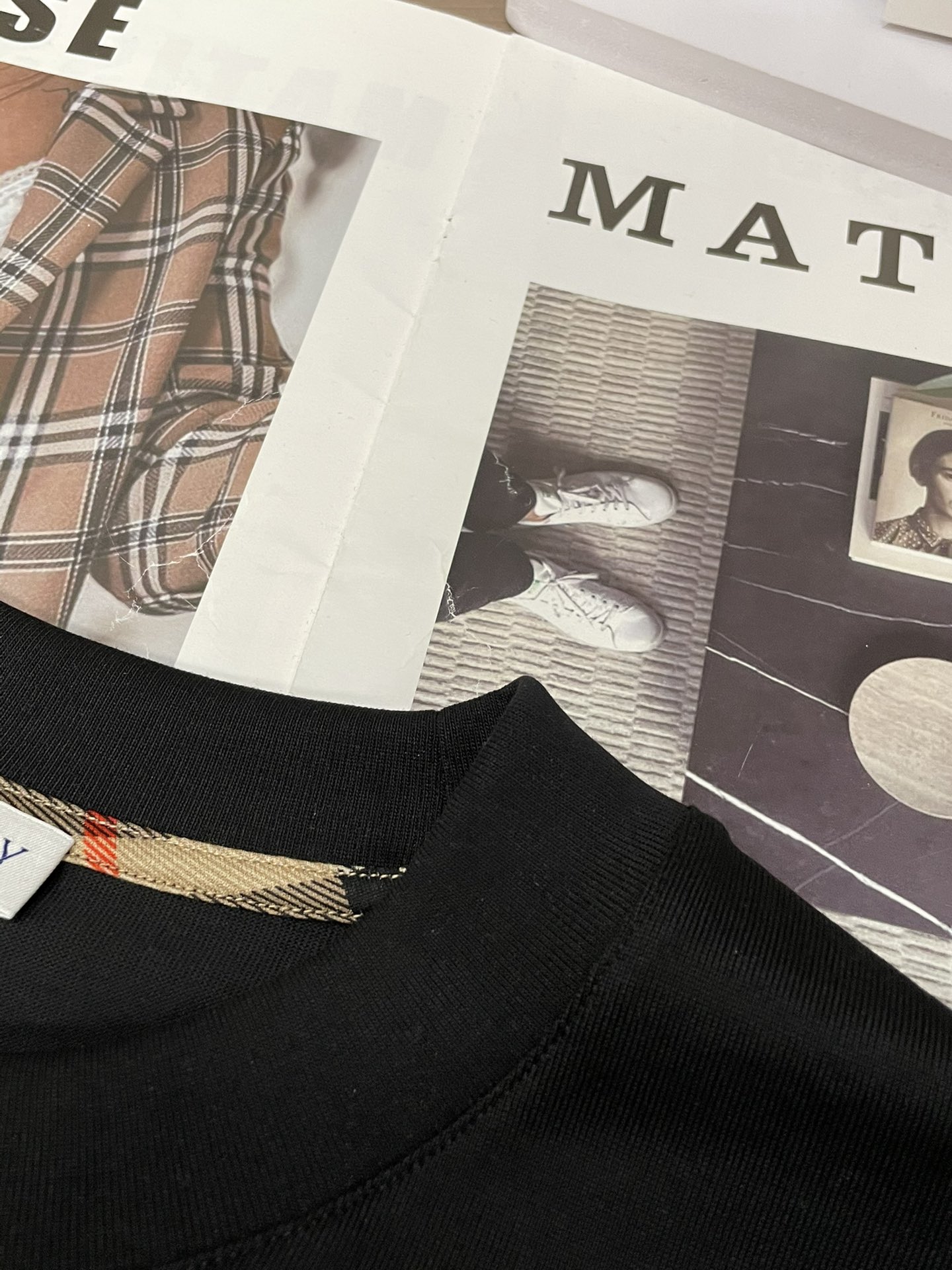 BUR 2026春夏新款首发专柜最新款短袖圆领T恤 高端订制 设计前卫时尚！品牌logo重工艺设计 高端