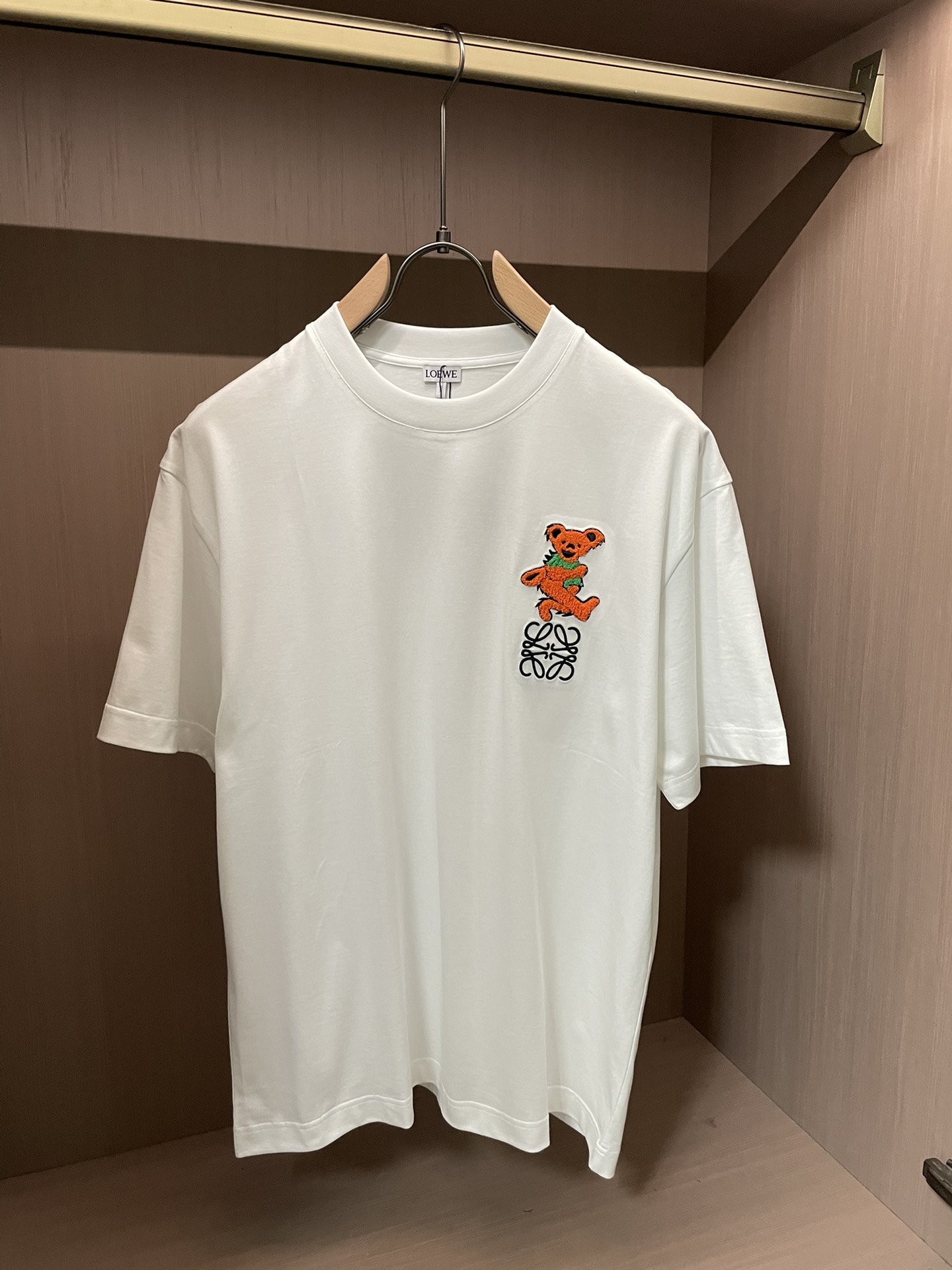 Loewe 2026春夏新款首发专柜最新款短袖圆领T恤 高端订制 设计前卫时尚！品牌logo重工艺设计 