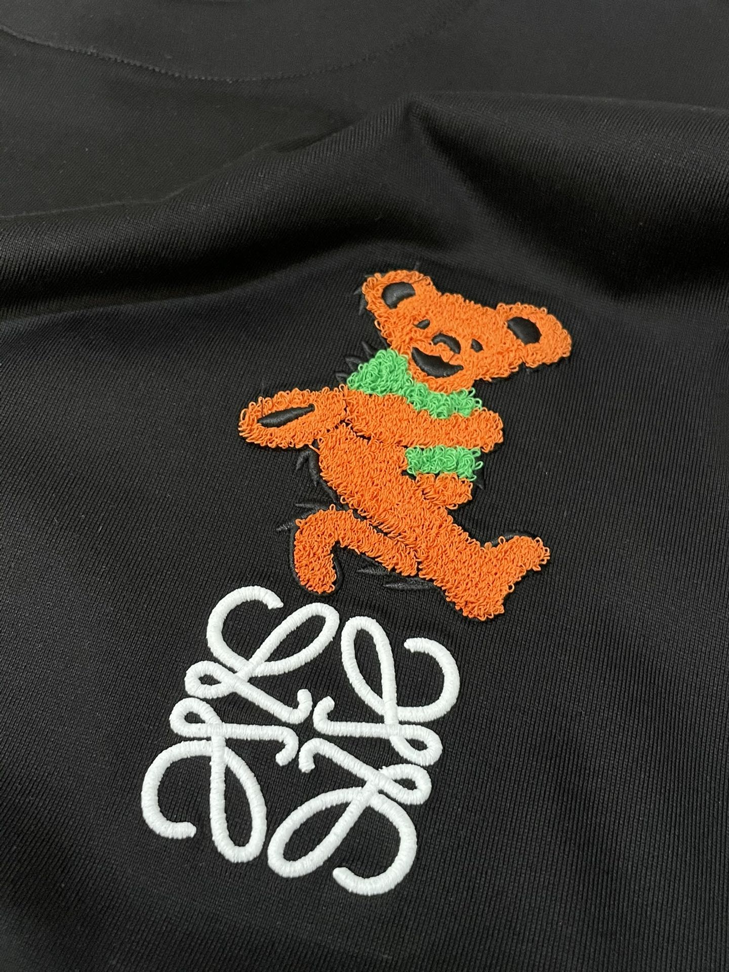 Loewe 2026春夏新款首发专柜最新款短袖圆领T恤 高端订制 设计前卫时尚！品牌logo重工艺设计 